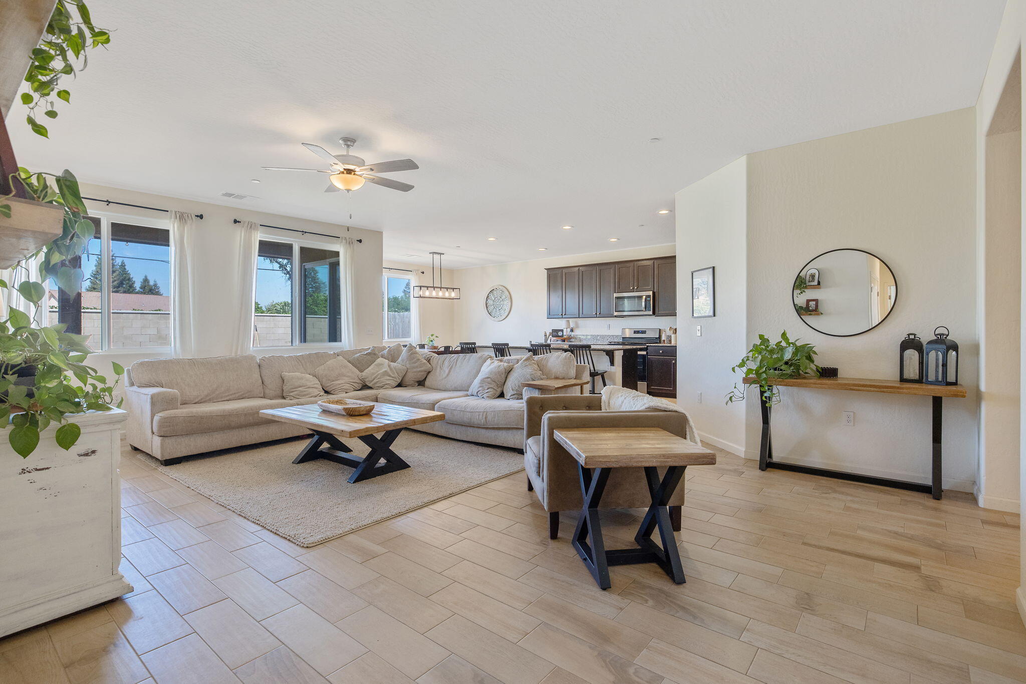 2306 E Mesa Ave, Visalia, CA 93292