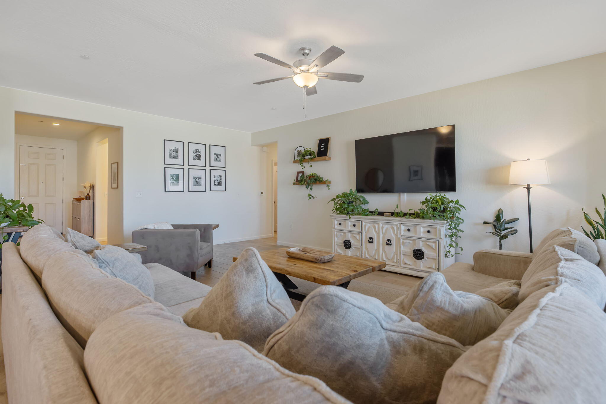 2306 E Mesa Ave, Visalia, CA 93292