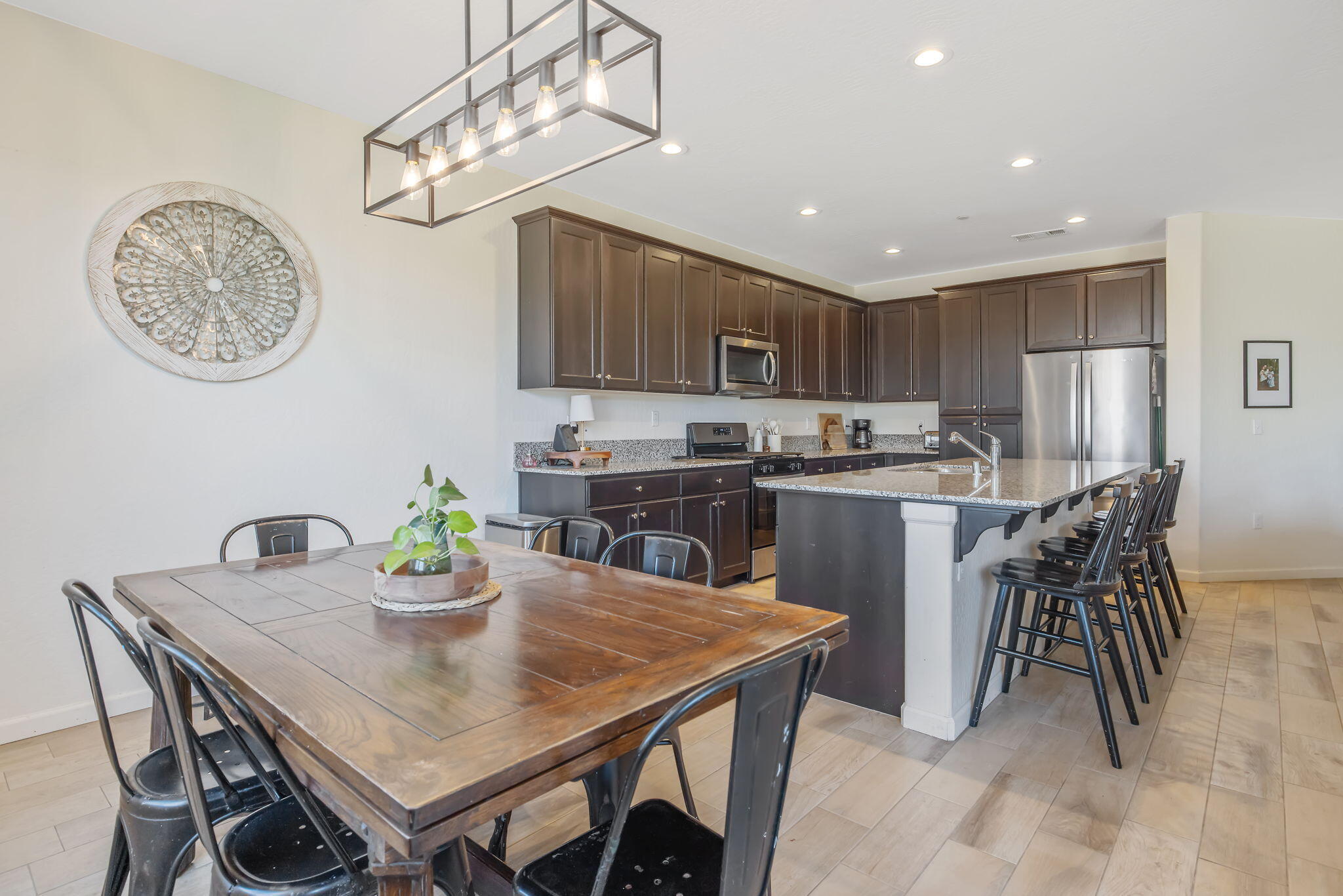 2306 E Mesa Ave, Visalia, CA 93292