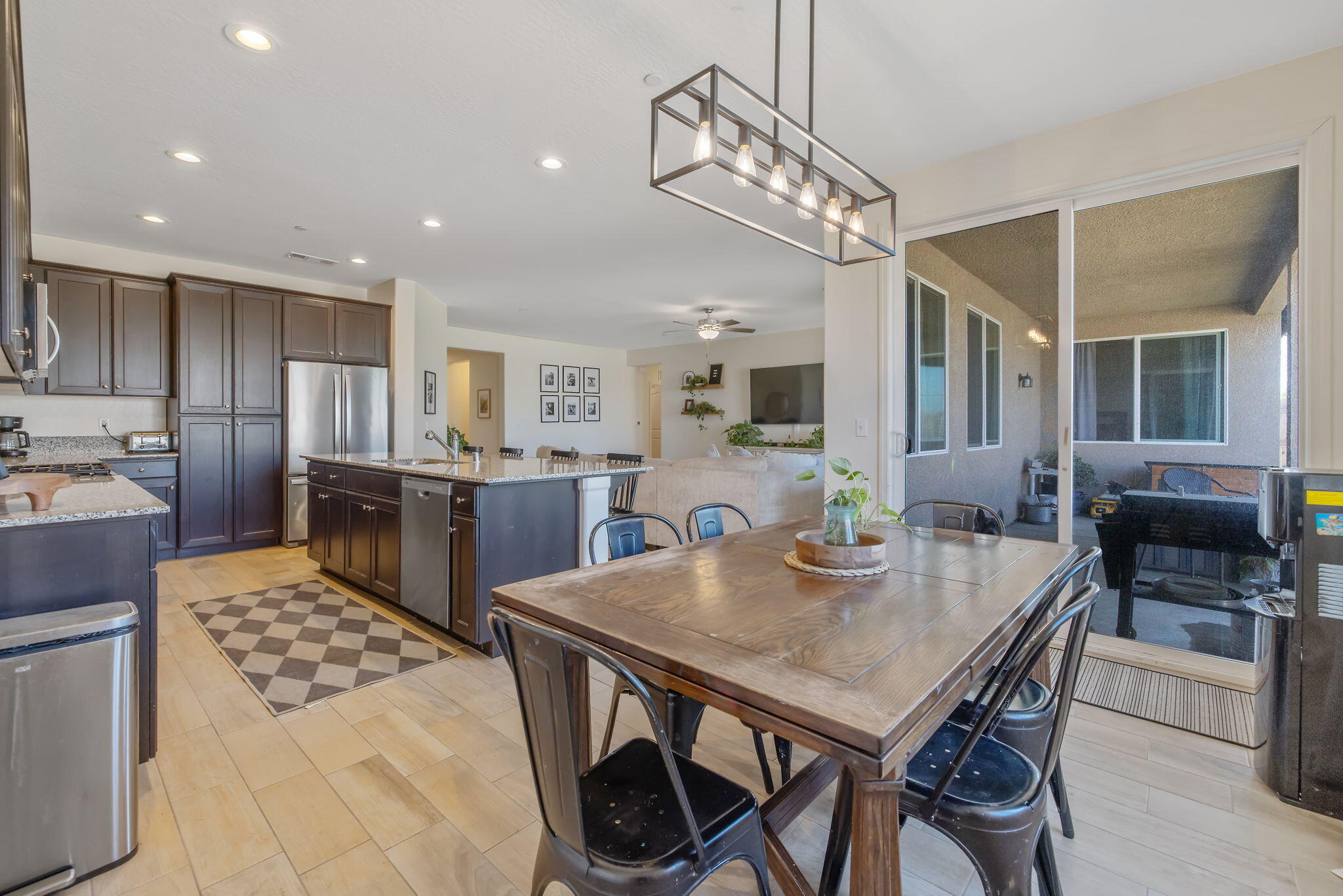 2306 E Mesa Ave, Visalia, CA 93292