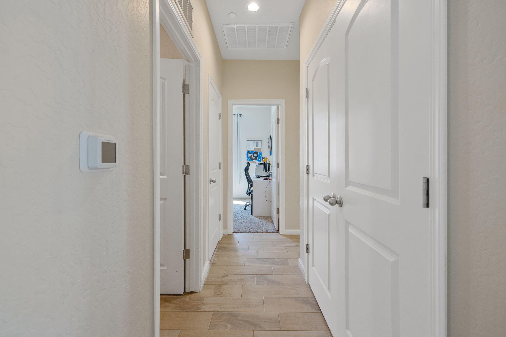 2306 E Mesa Ave, Visalia, CA 93292