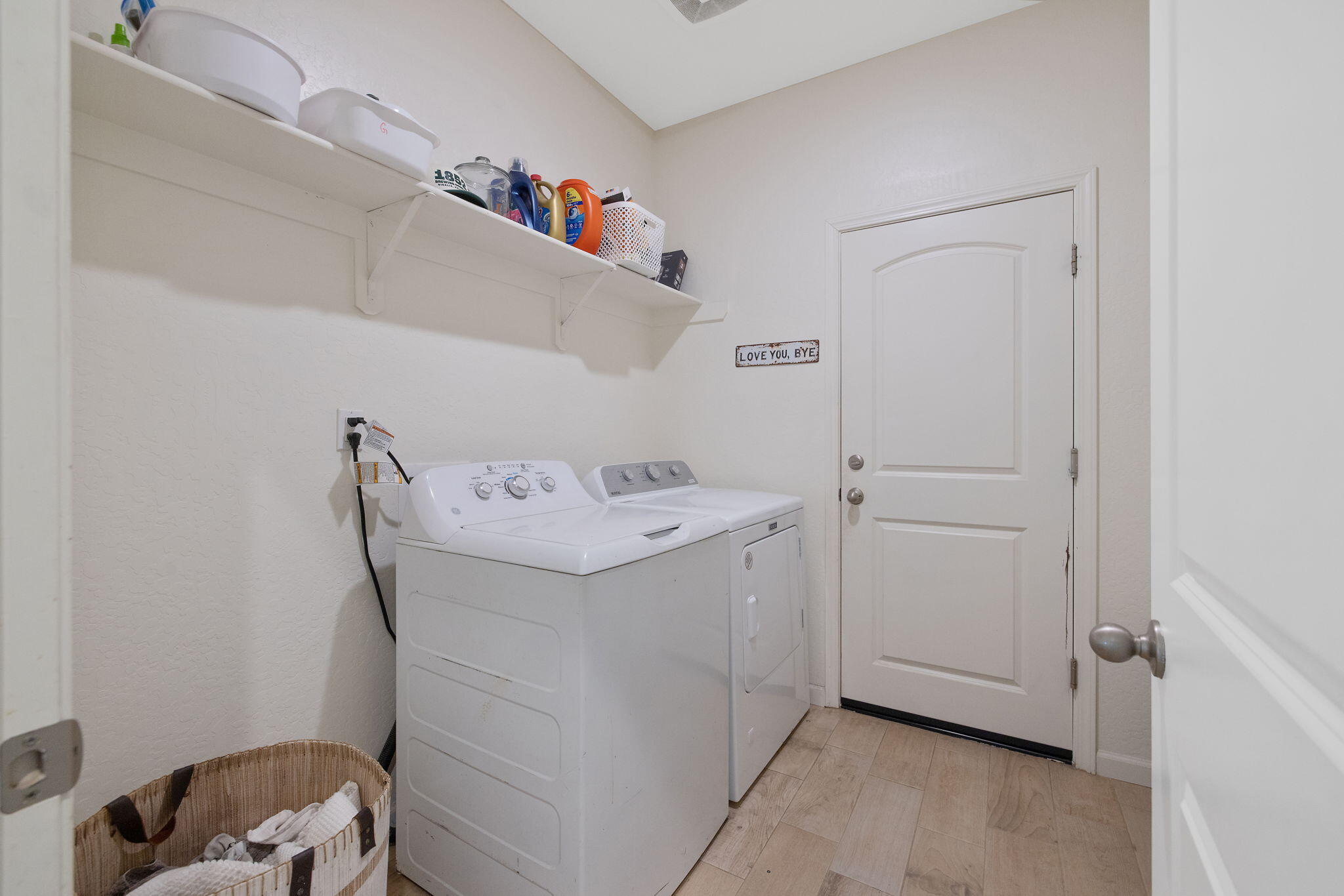 2306 E Mesa Ave, Visalia, CA 93292