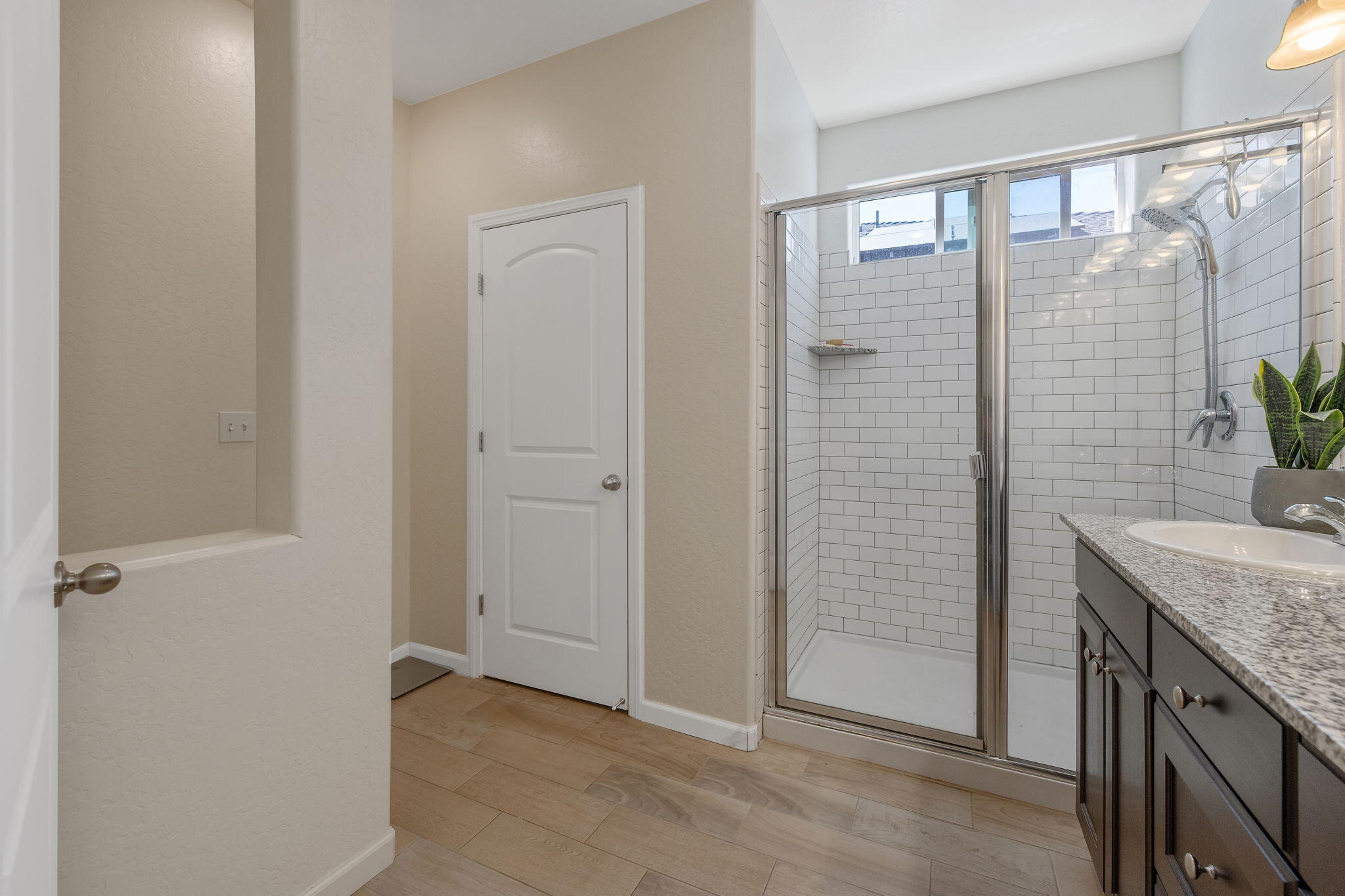 2306 E Mesa Ave, Visalia, CA 93292