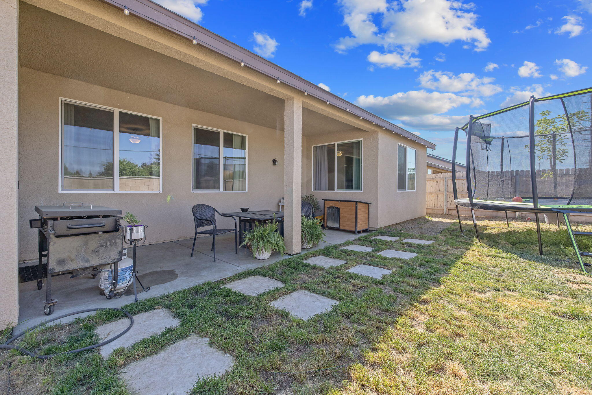 2306 E Mesa Ave, Visalia, CA 93292