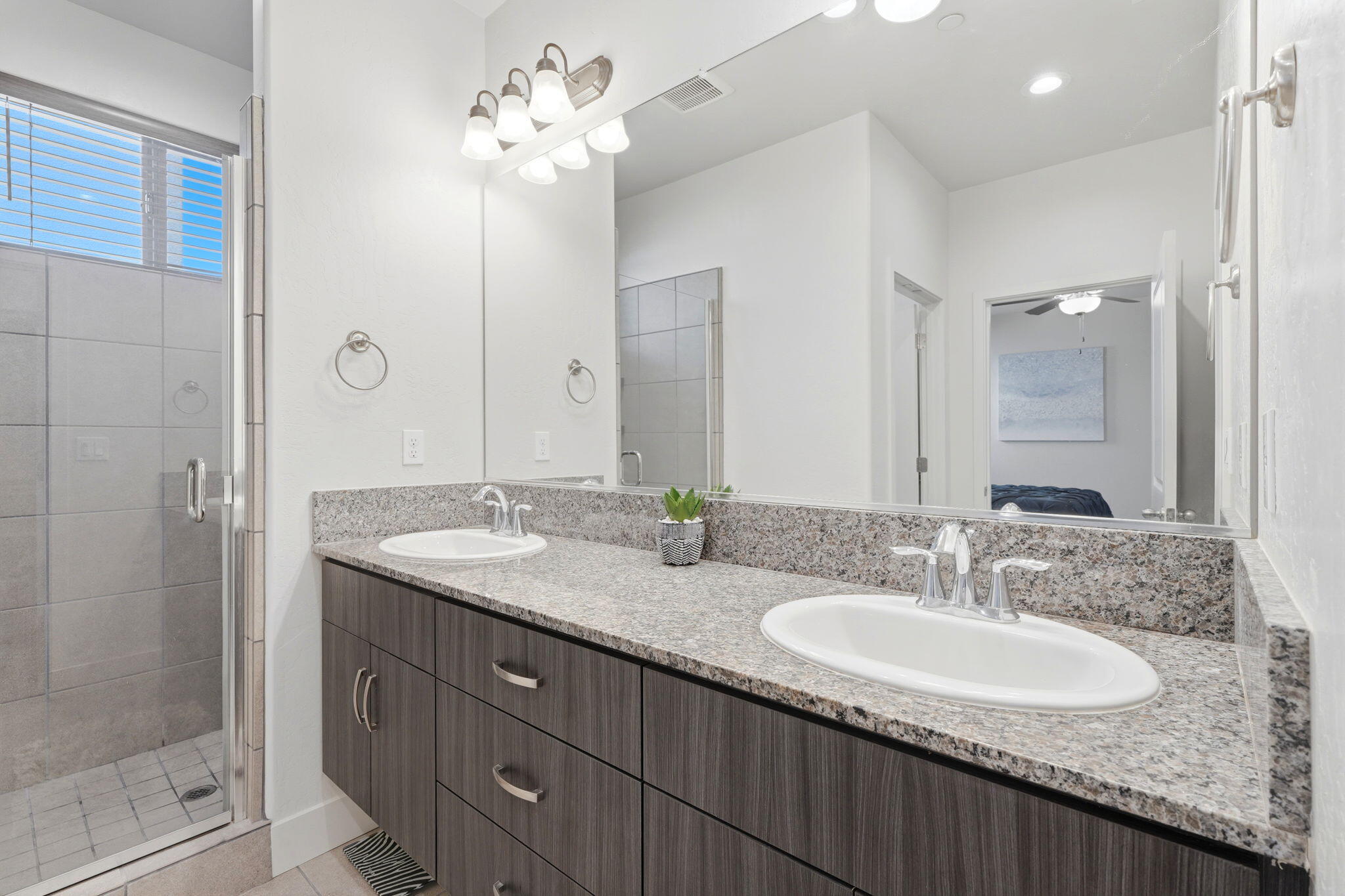 3432 W Good Ave, Visalia, CA 93277