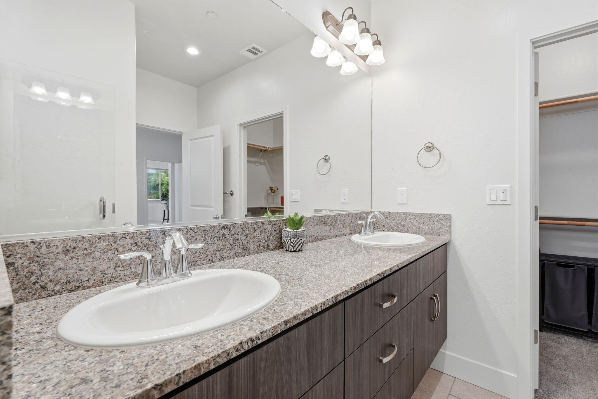 3432 W Good Ave, Visalia, CA 93277