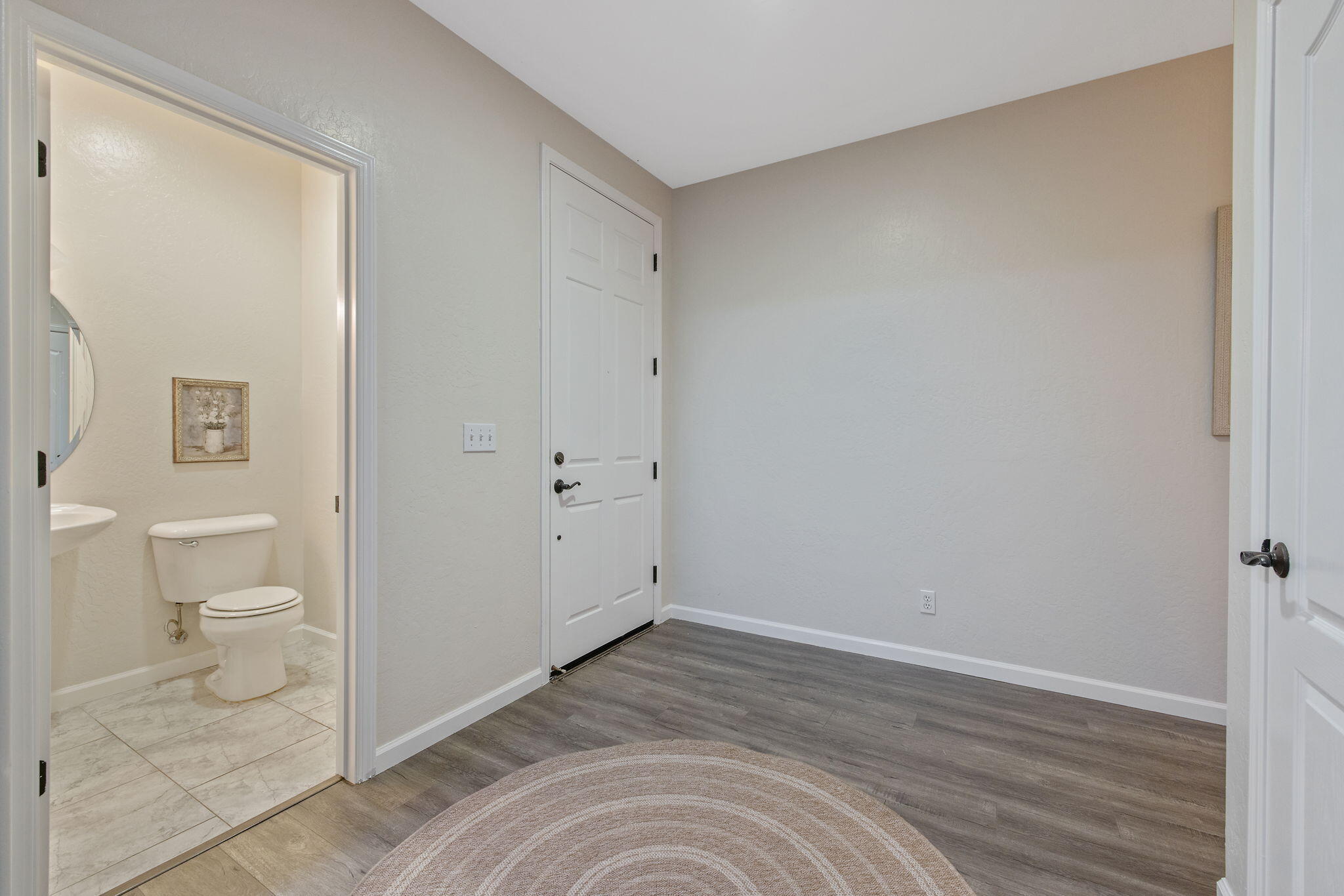 1608 N Oliveto Ct, Visalia, CA 93291