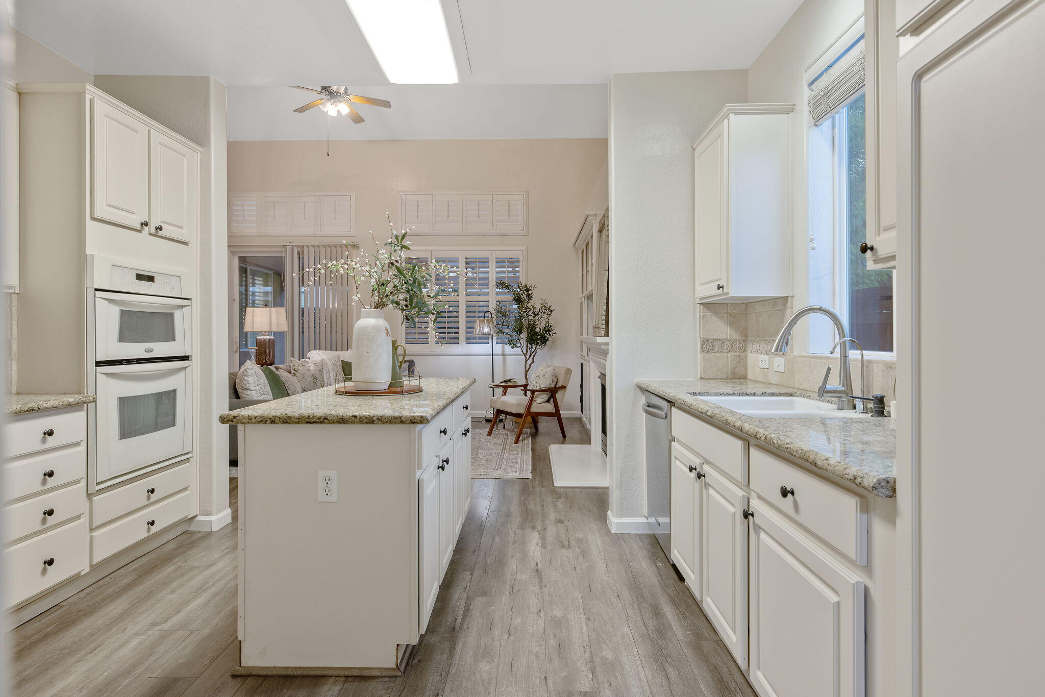 1608 N Oliveto Ct, Visalia, CA 93291