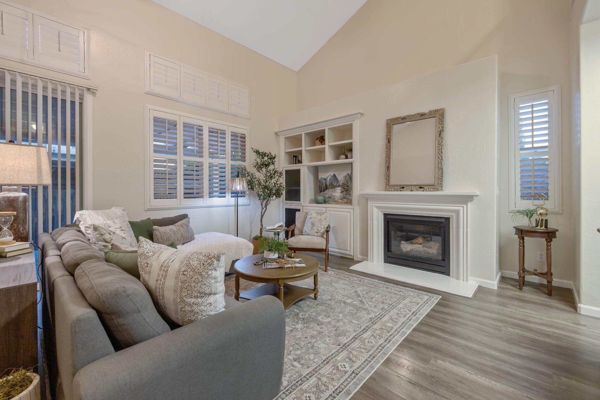 1608 N Oliveto Ct, Visalia, CA 93291