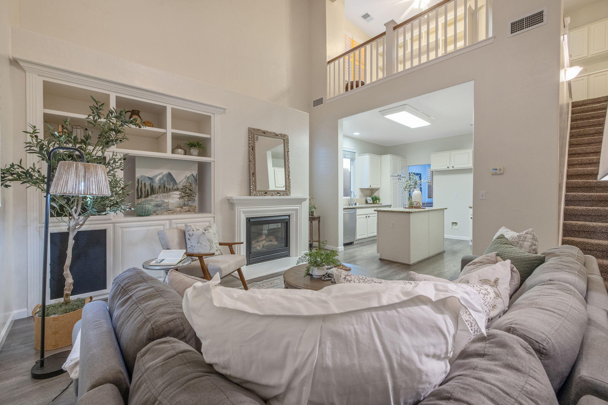 1608 N Oliveto Ct, Visalia, CA 93291