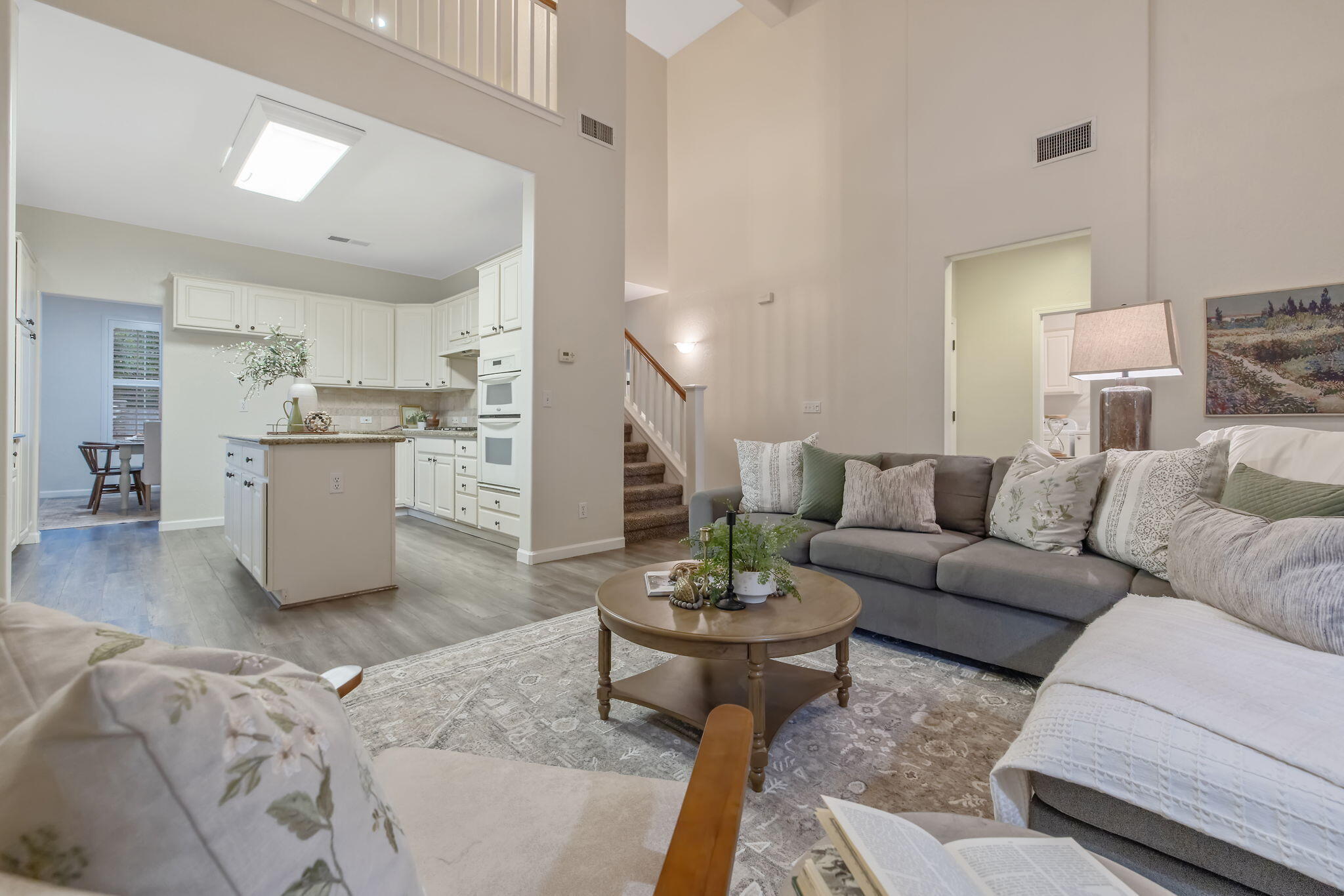 1608 N Oliveto Ct, Visalia, CA 93291