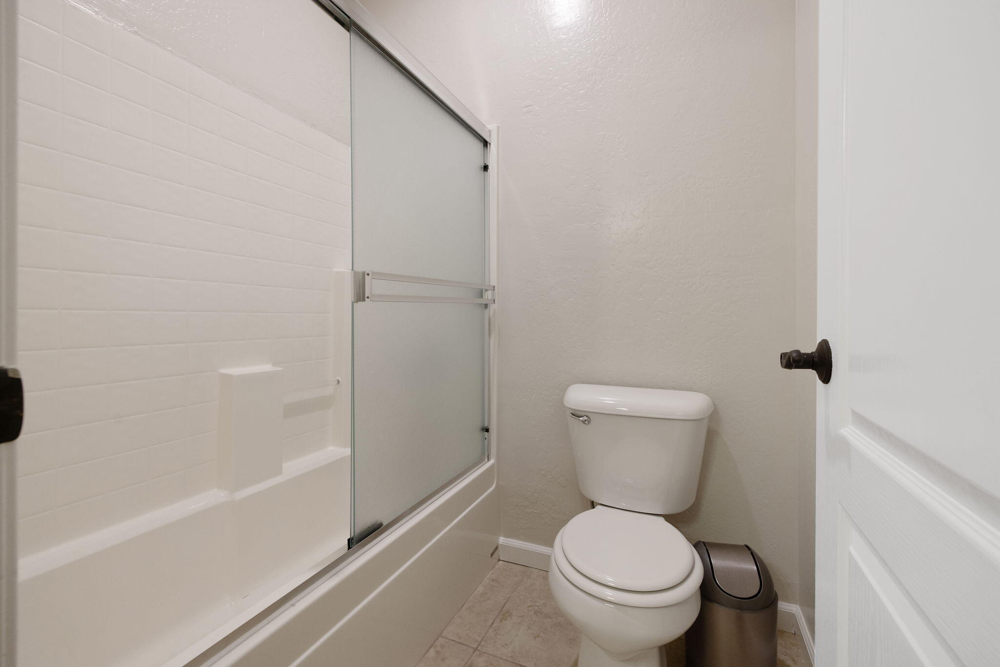 1608 N Oliveto Ct, Visalia, CA 93291