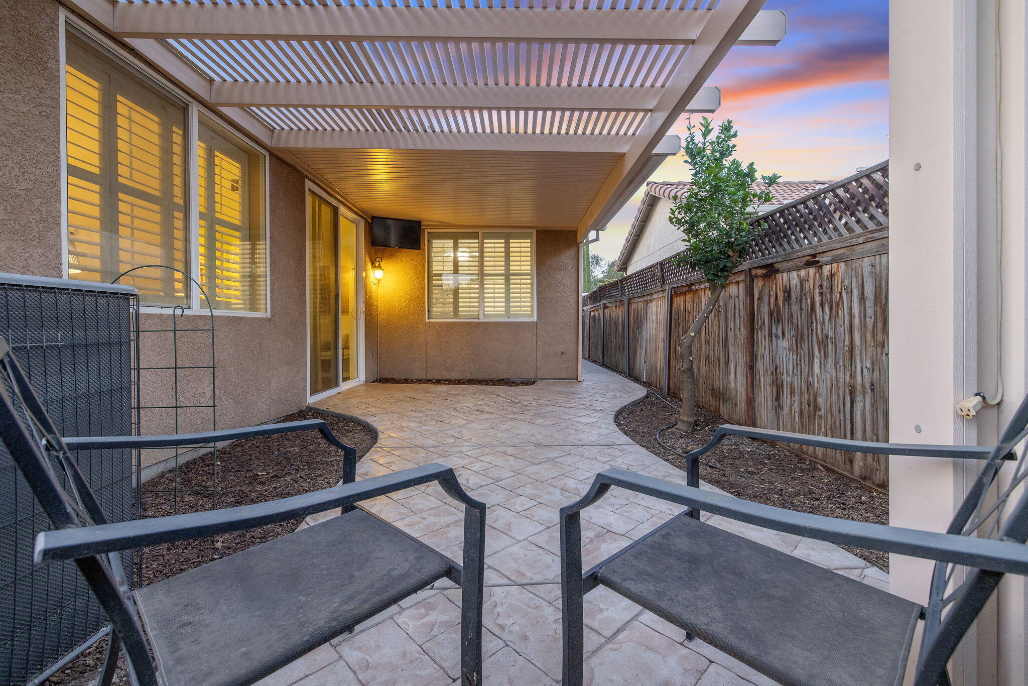 1608 N Oliveto Ct, Visalia, CA 93291