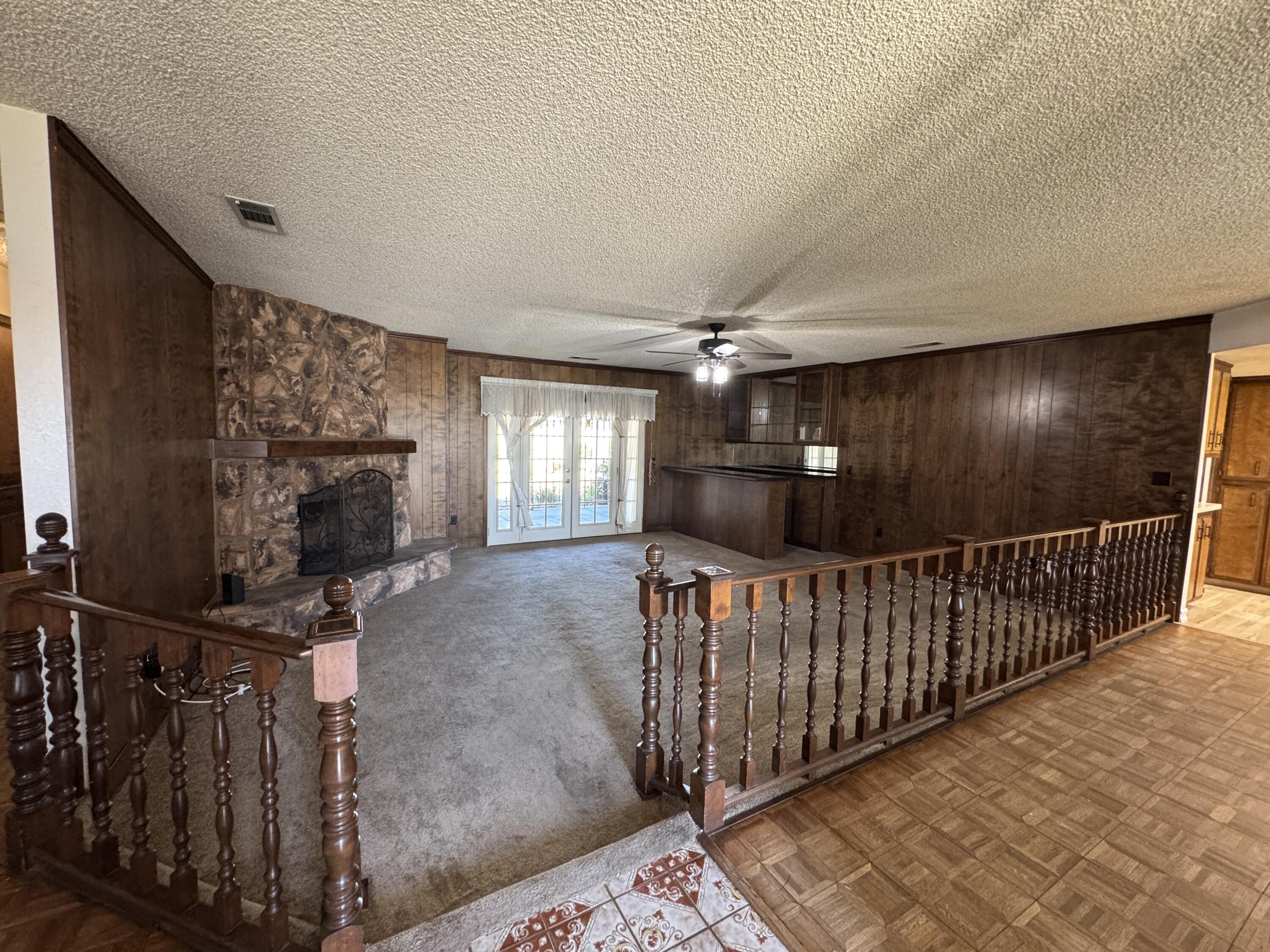 1502 S Lydia Dr, Tulare, CA 93274