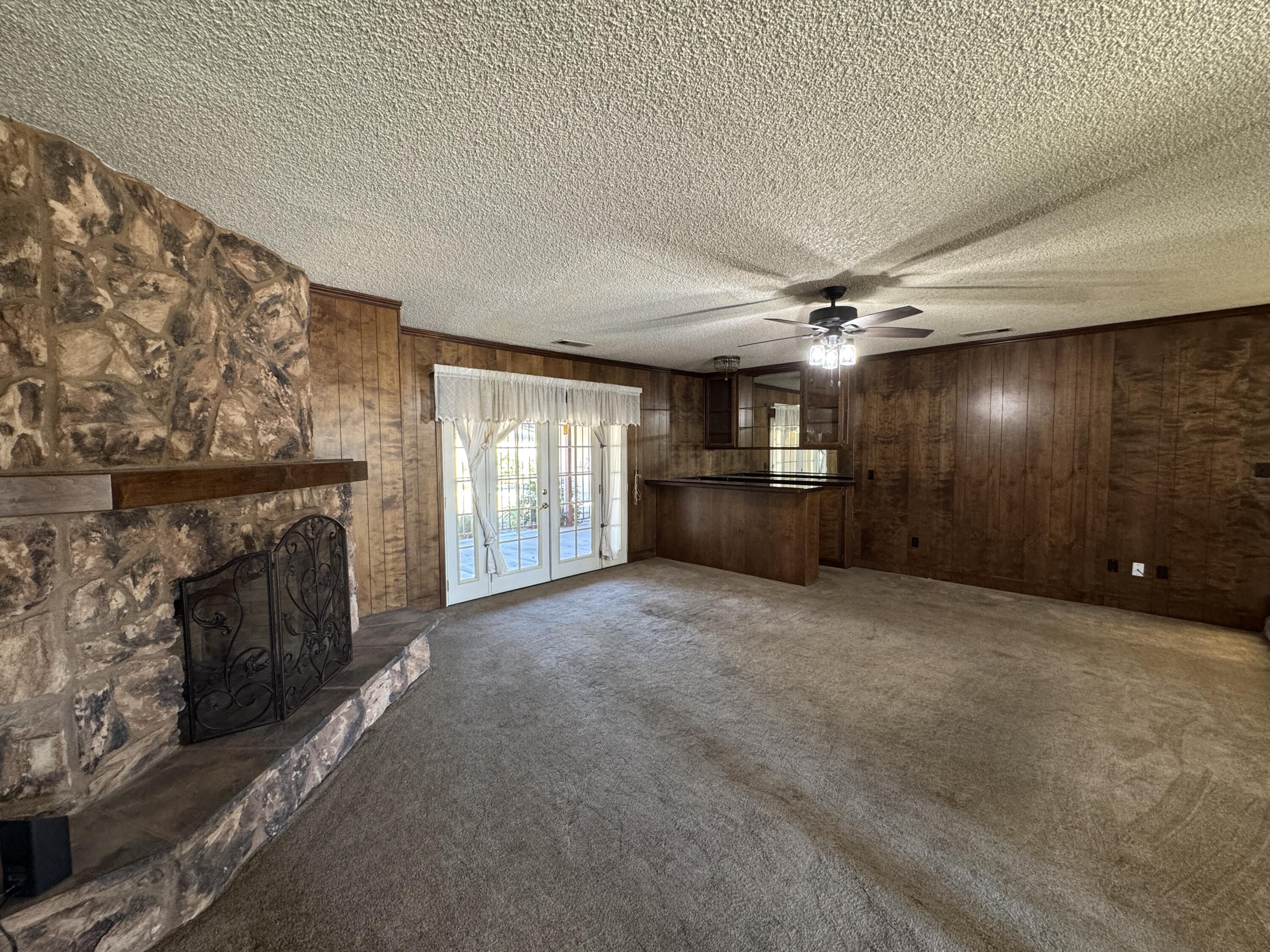 1502 S Lydia Dr, Tulare, CA 93274