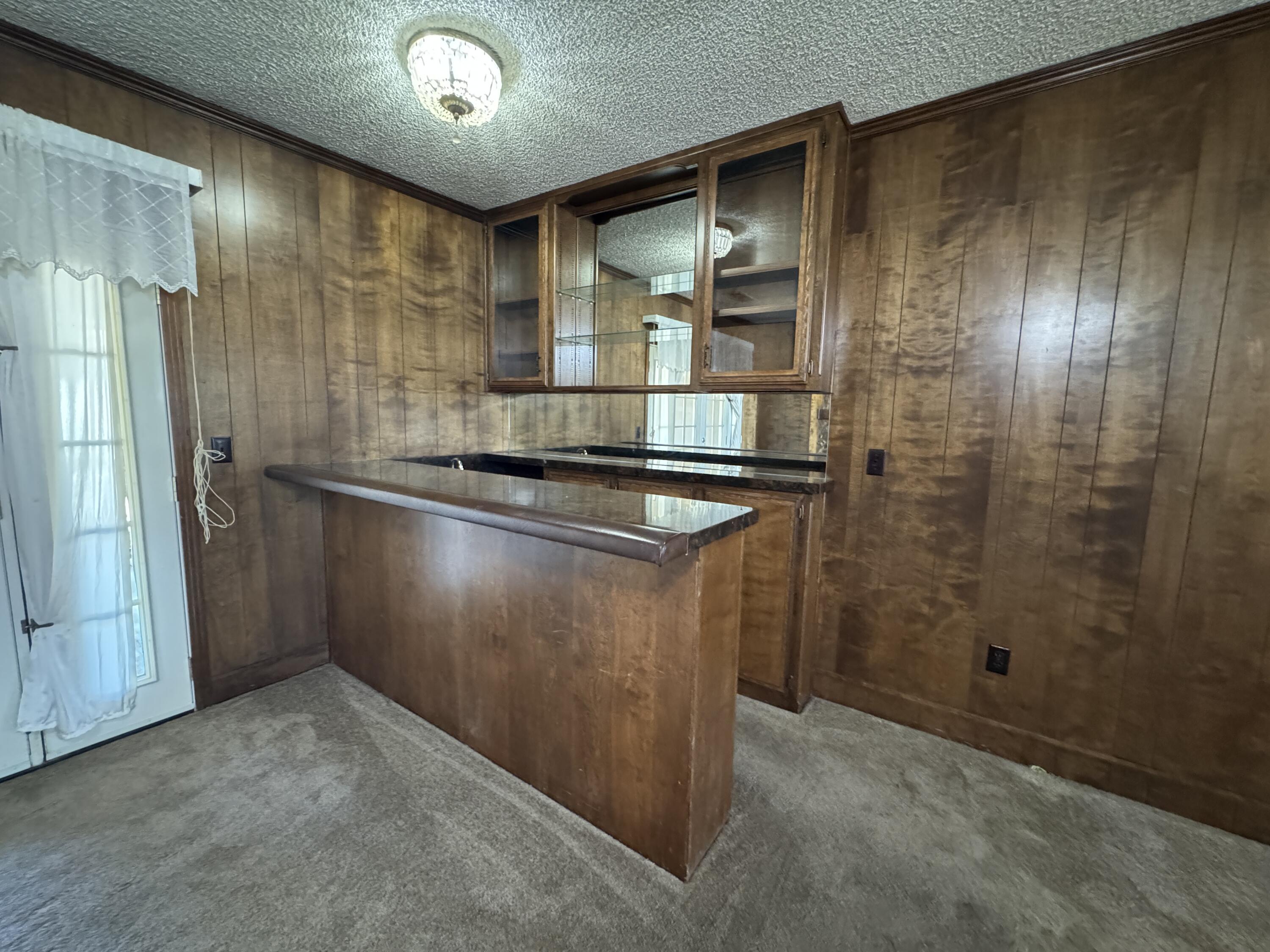 1502 S Lydia Dr, Tulare, CA 93274