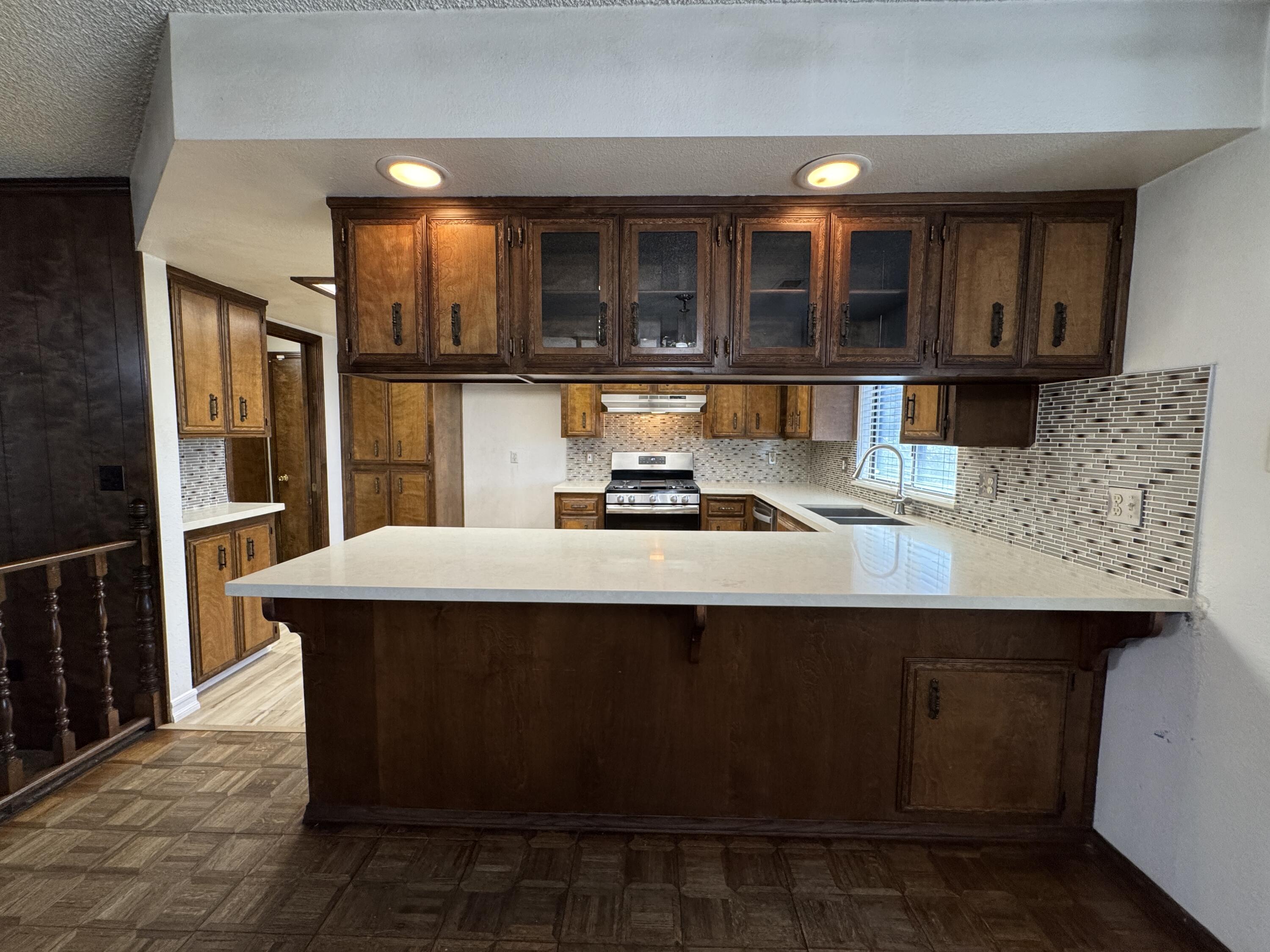 1502 S Lydia Dr, Tulare, CA 93274