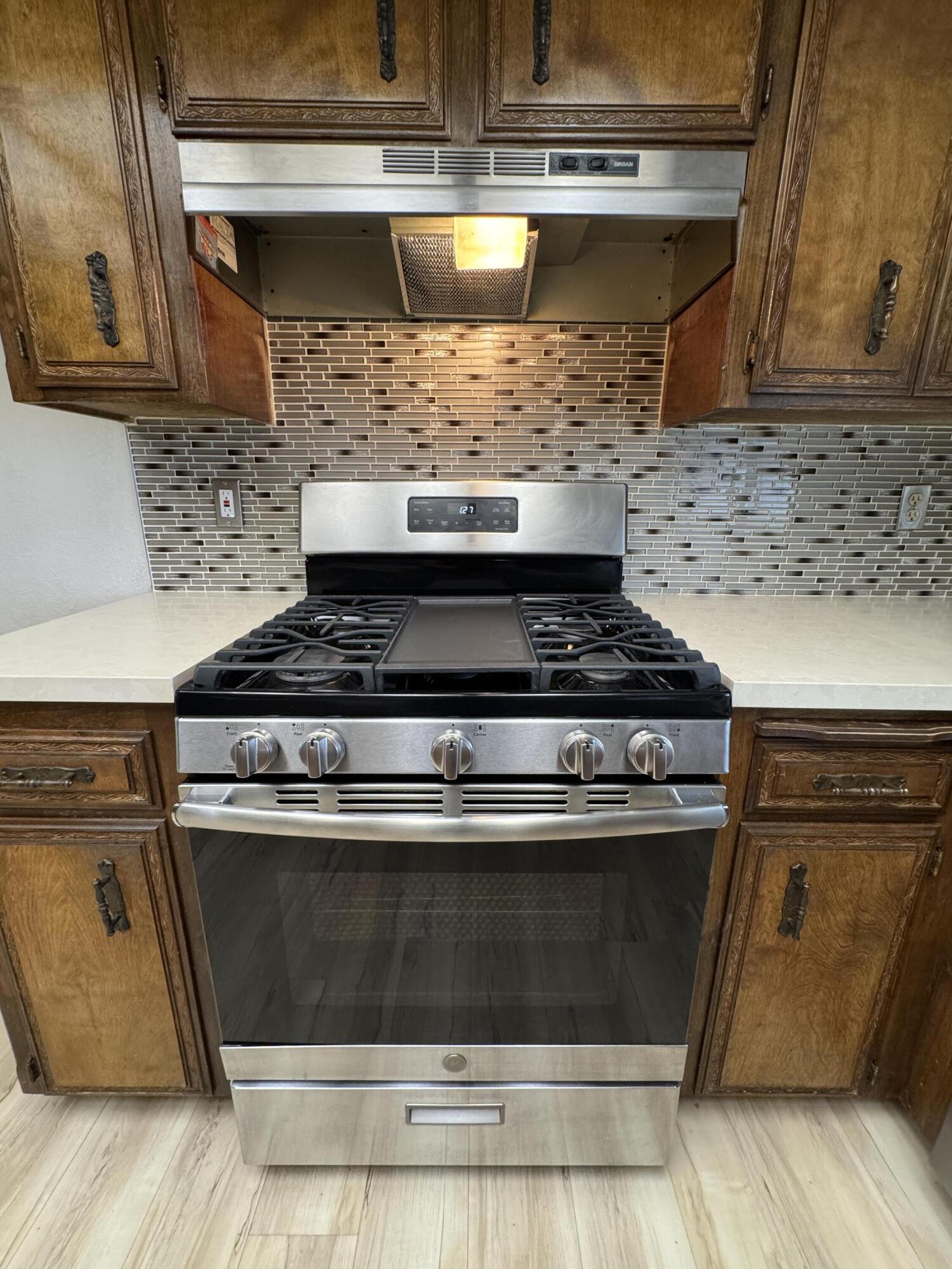 1502 S Lydia Dr, Tulare, CA 93274