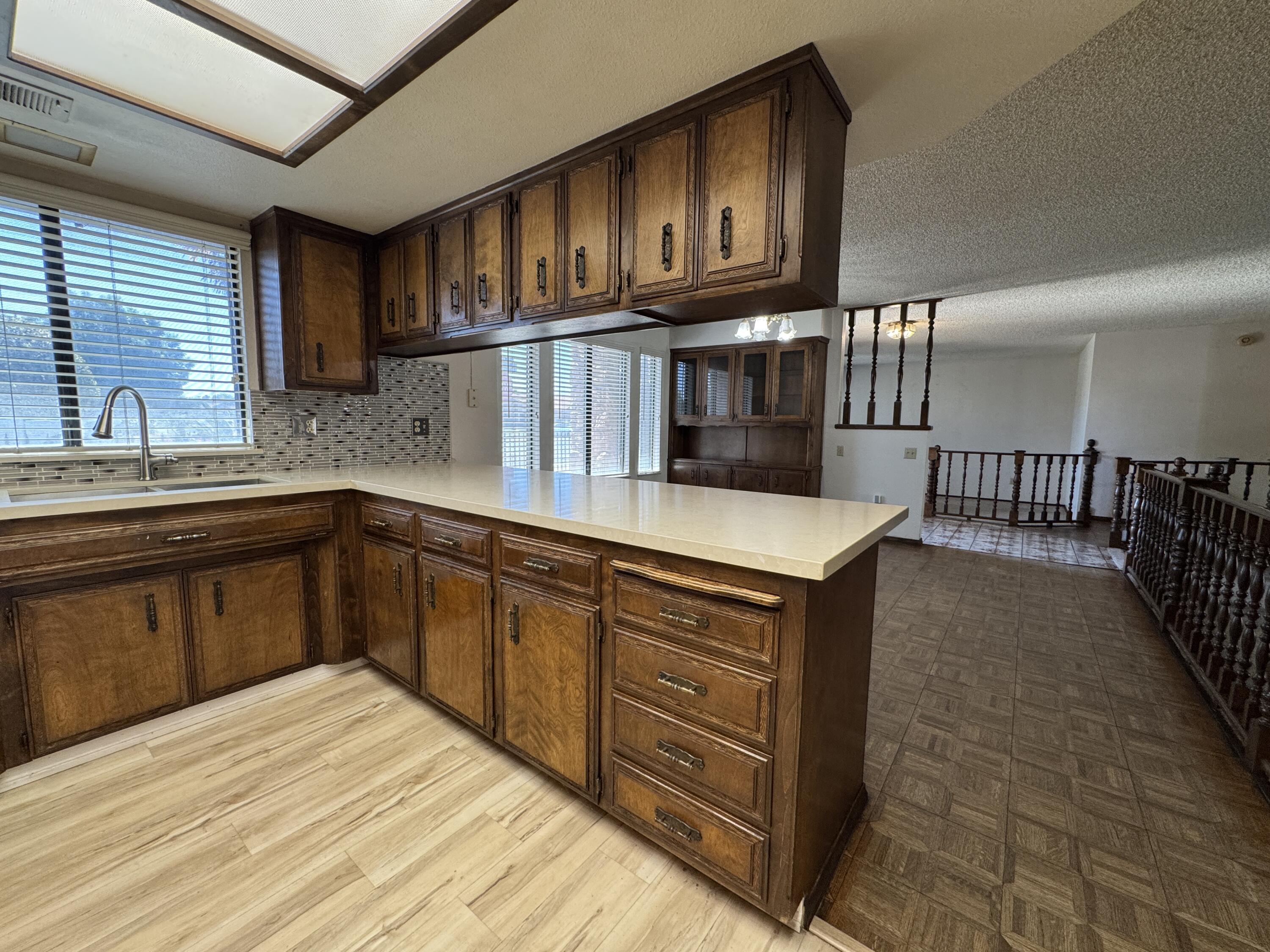 1502 S Lydia Dr, Tulare, CA 93274