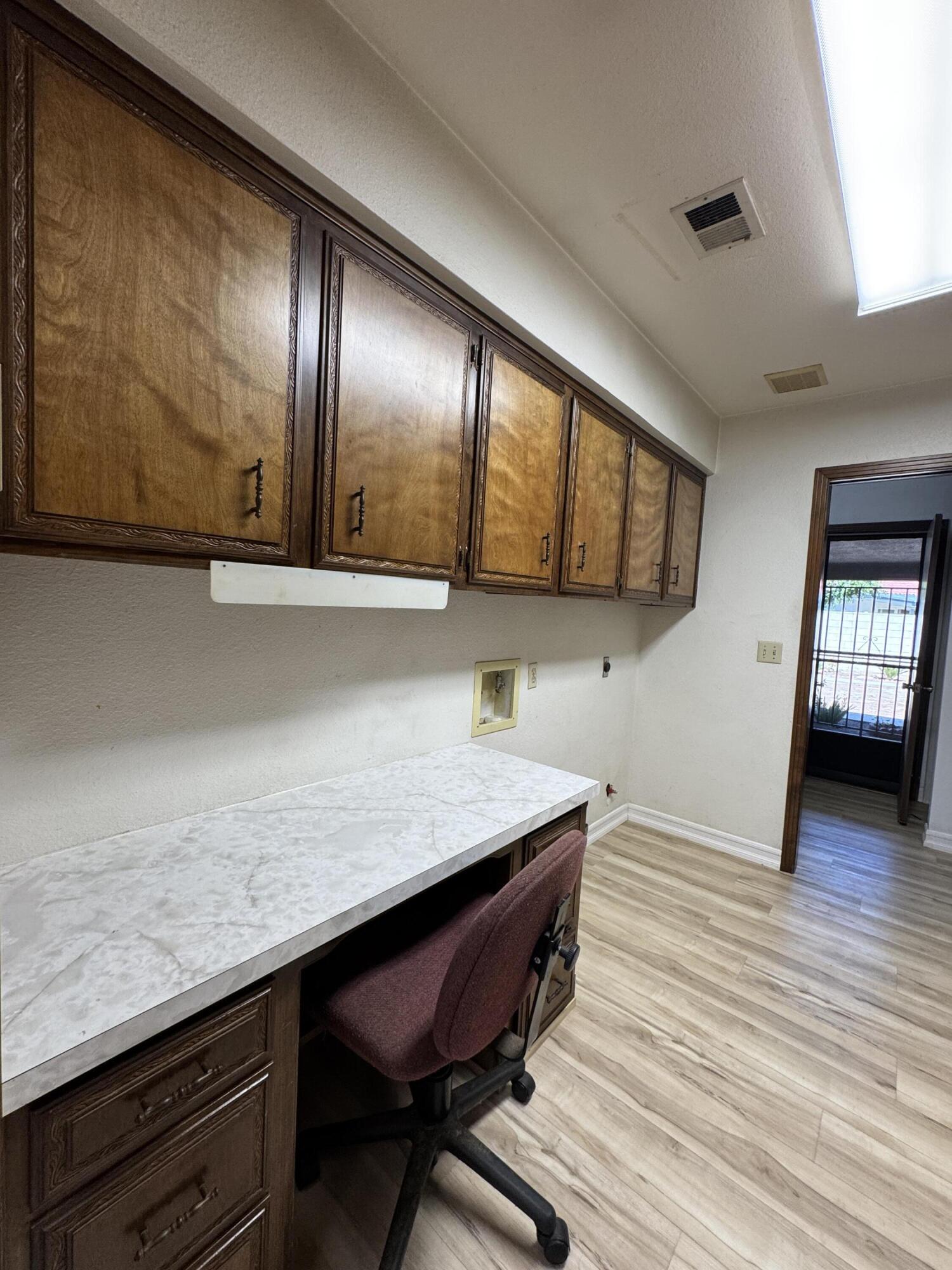 1502 S Lydia Dr, Tulare, CA 93274