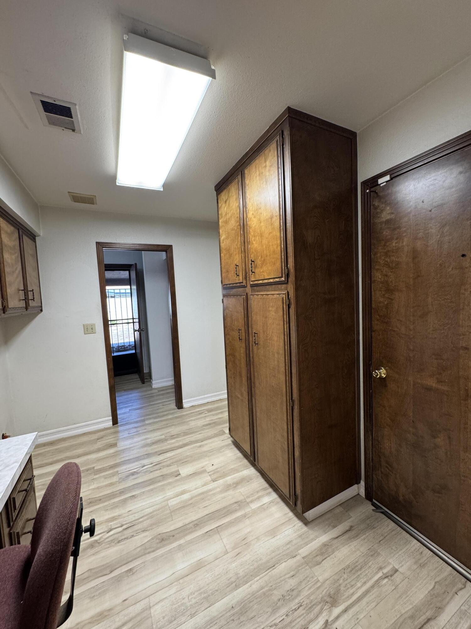 1502 S Lydia Dr, Tulare, CA 93274