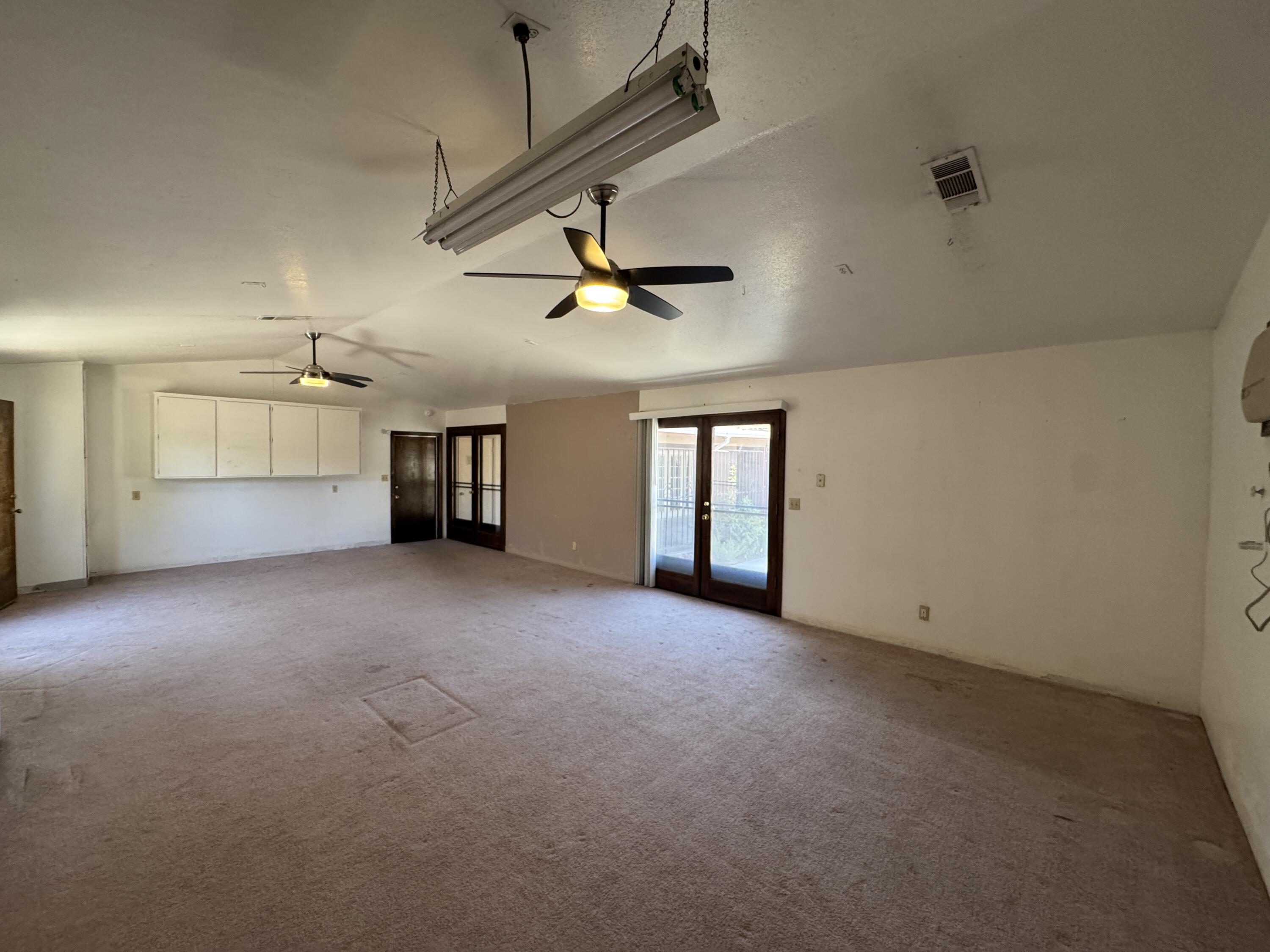 1502 S Lydia Dr, Tulare, CA 93274