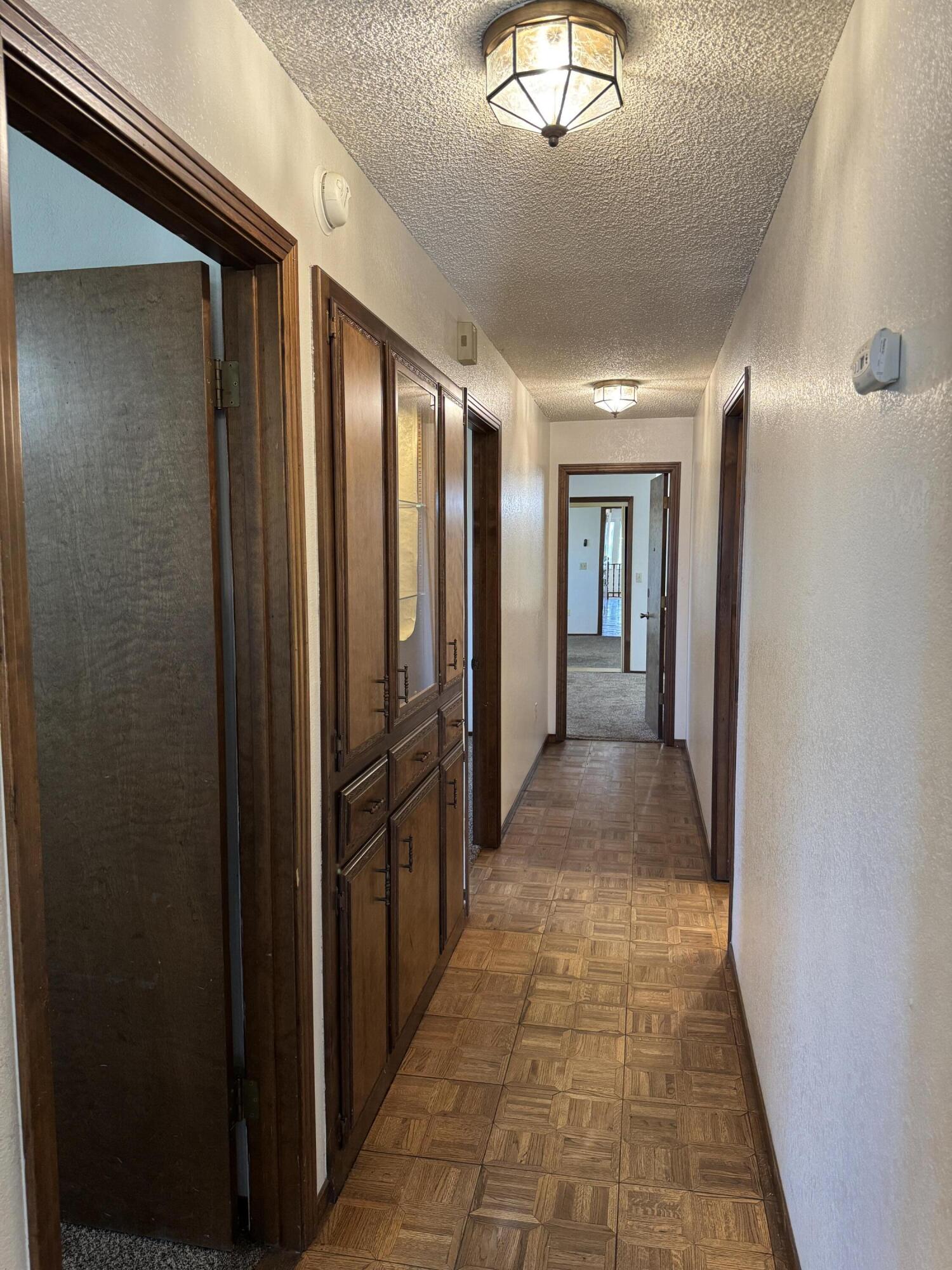 1502 S Lydia Dr, Tulare, CA 93274