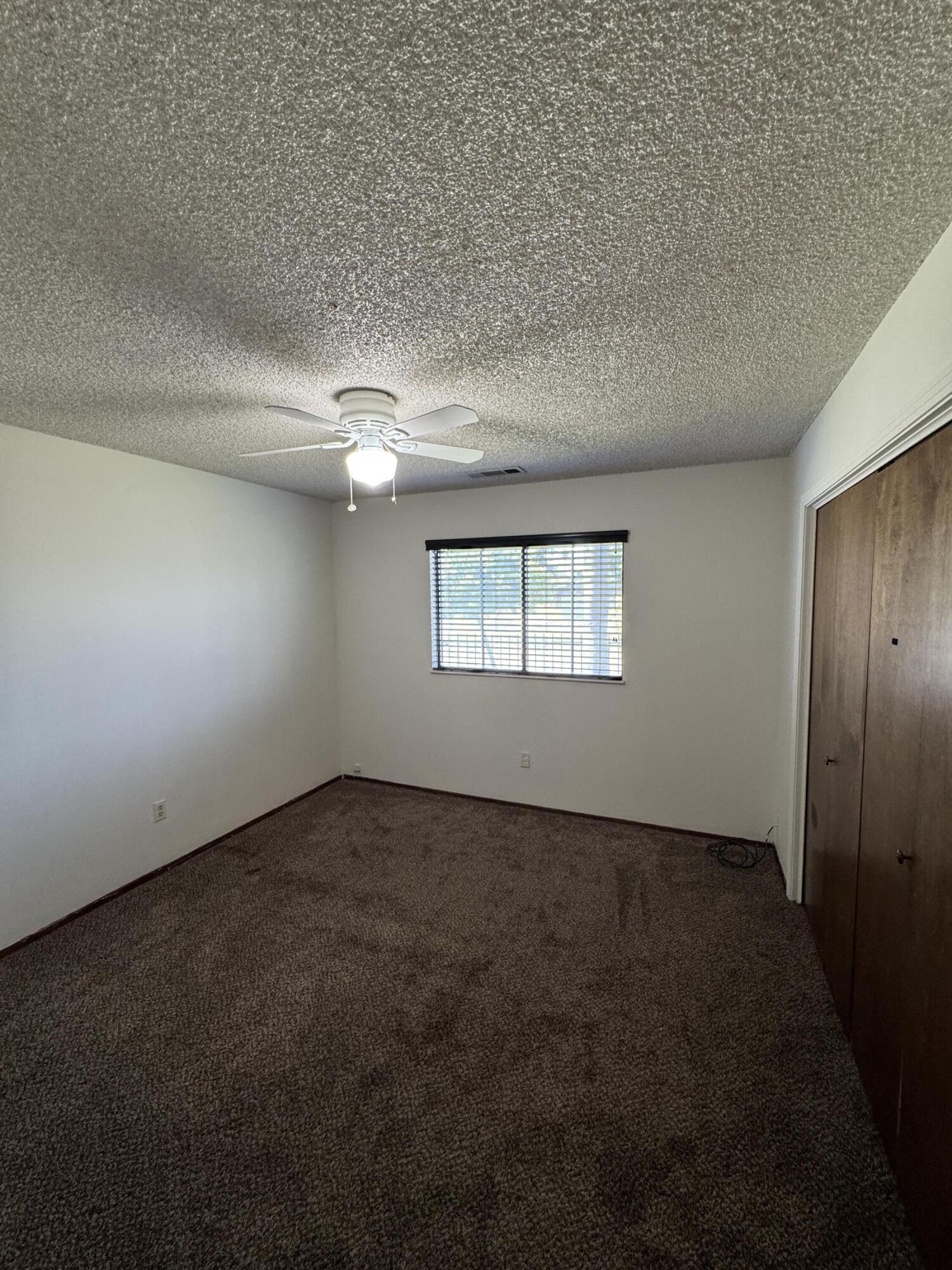 1502 S Lydia Dr, Tulare, CA 93274