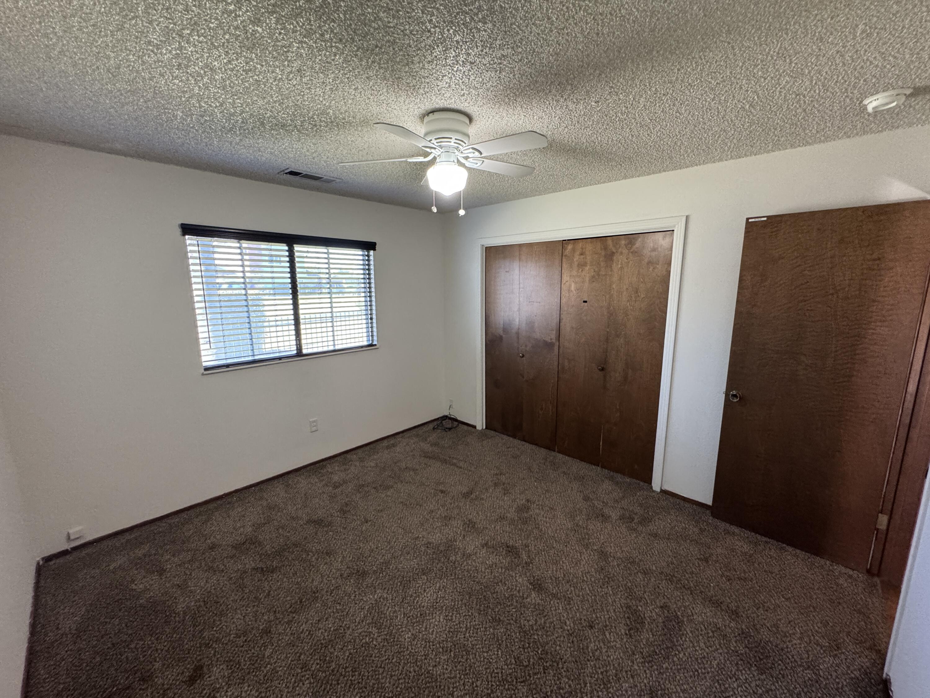 1502 S Lydia Dr, Tulare, CA 93274