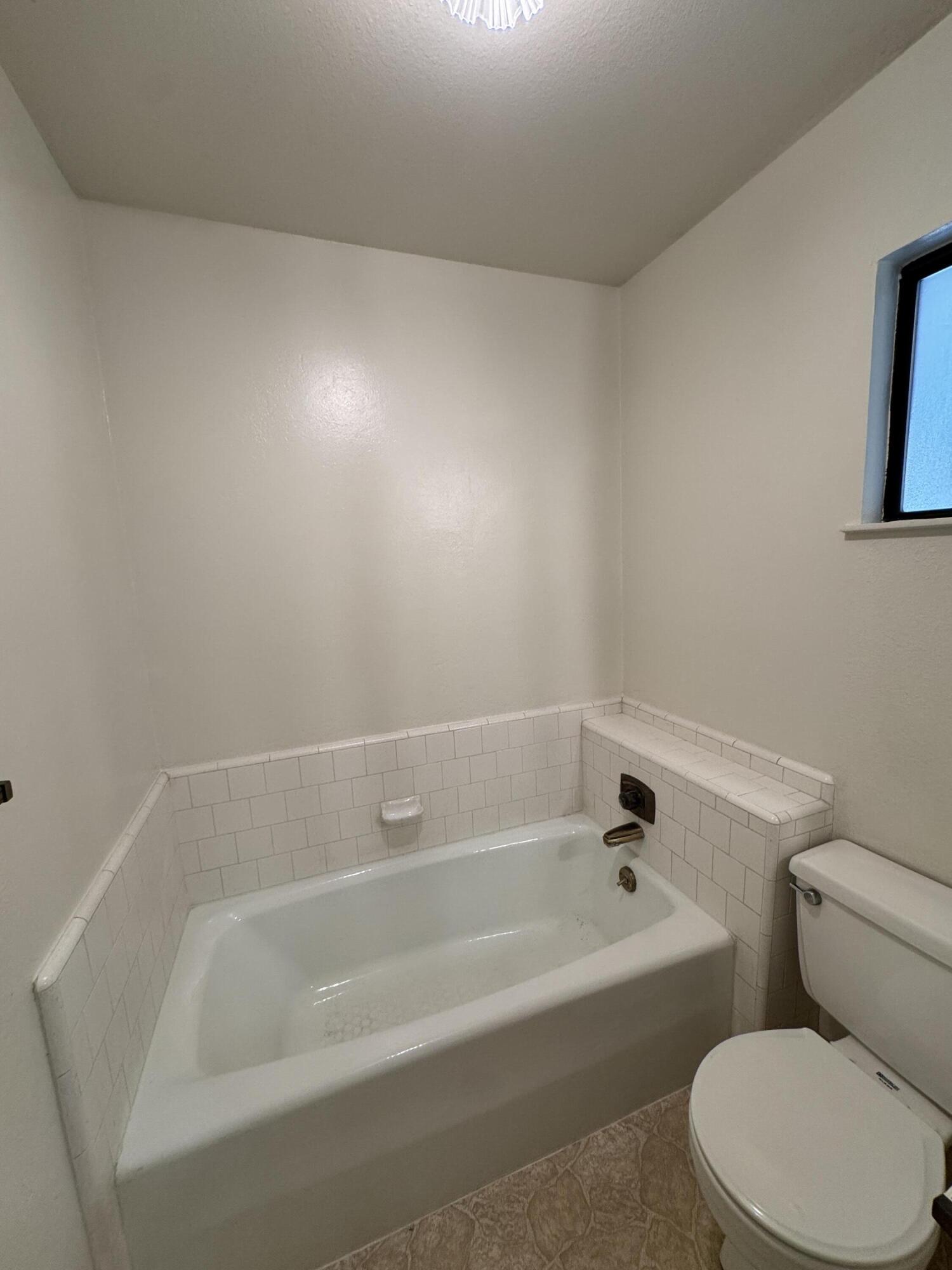 1502 S Lydia Dr, Tulare, CA 93274