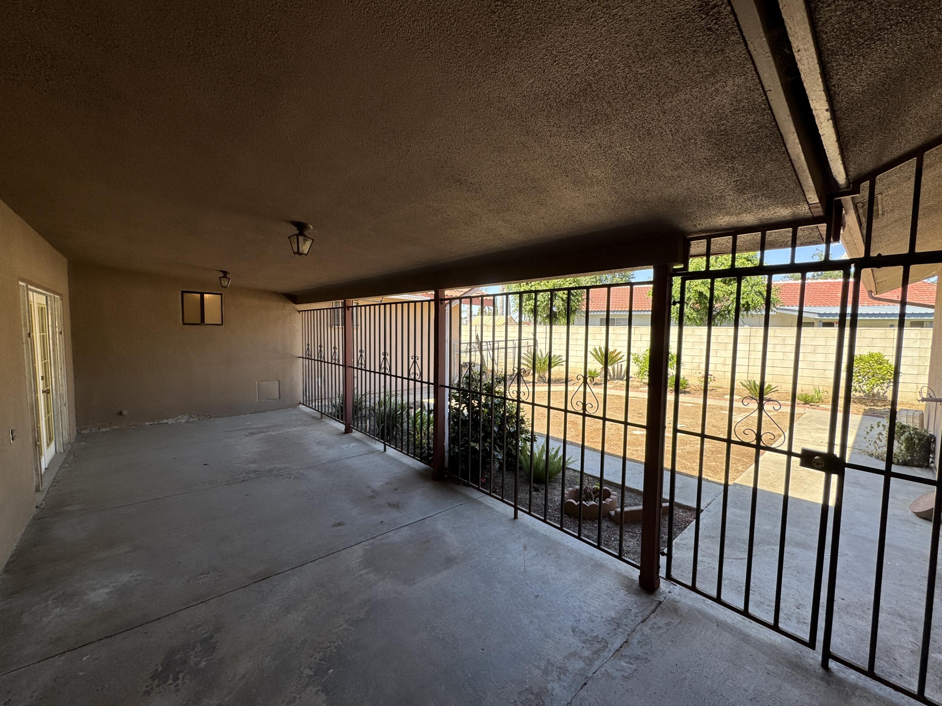 1502 S Lydia Dr, Tulare, CA 93274