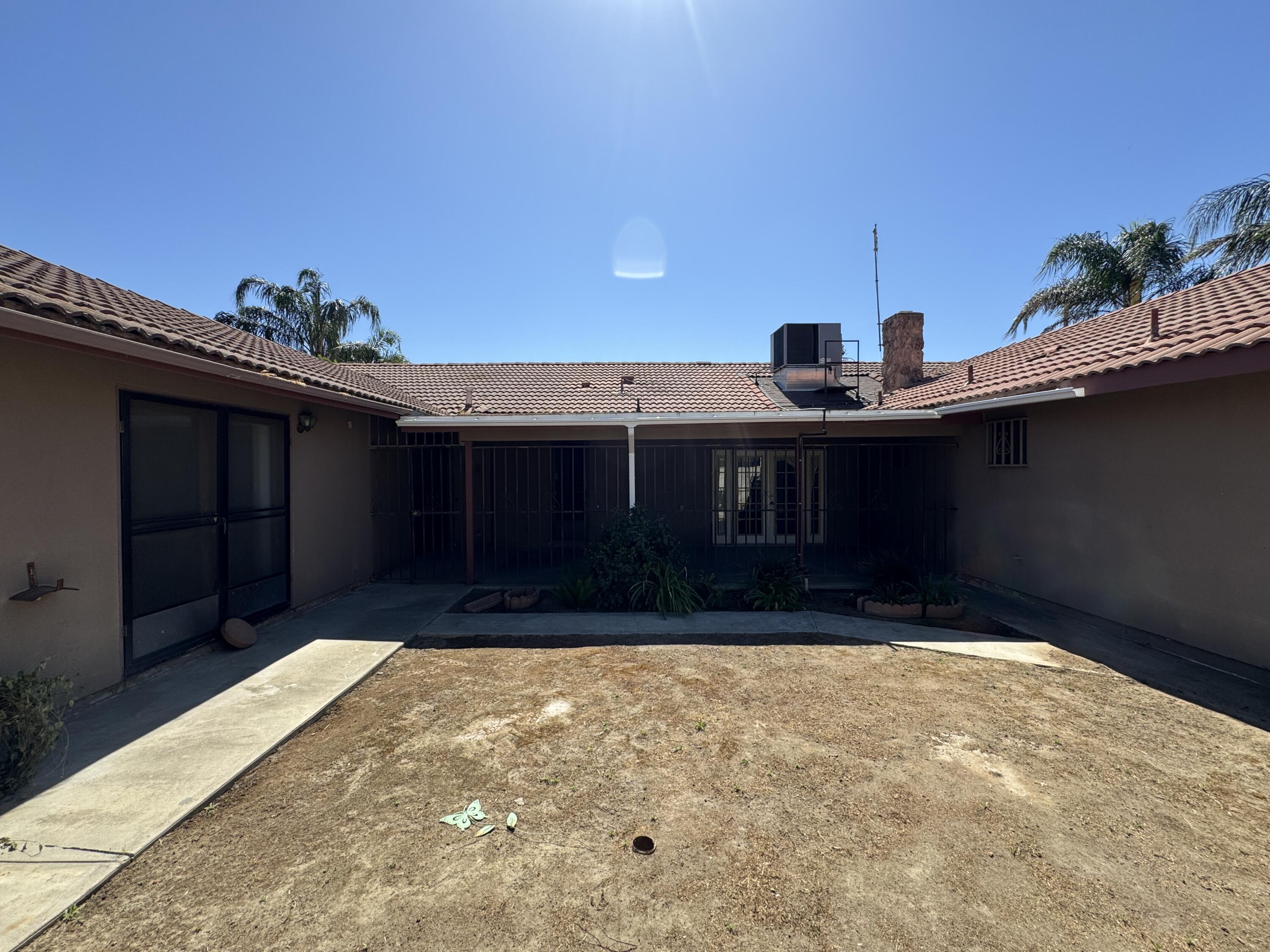 1502 S Lydia Dr, Tulare, CA 93274