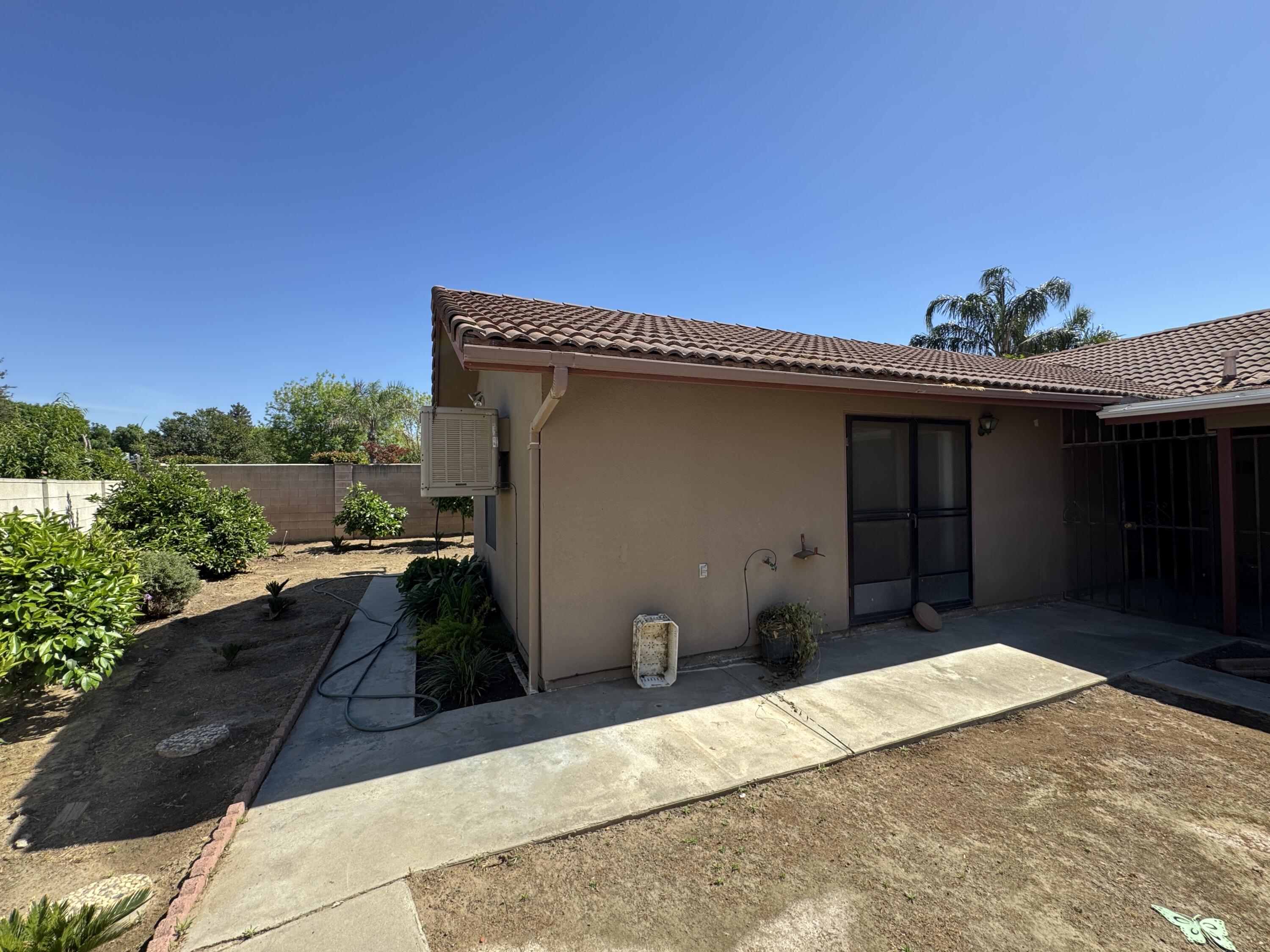 1502 S Lydia Dr, Tulare, CA 93274