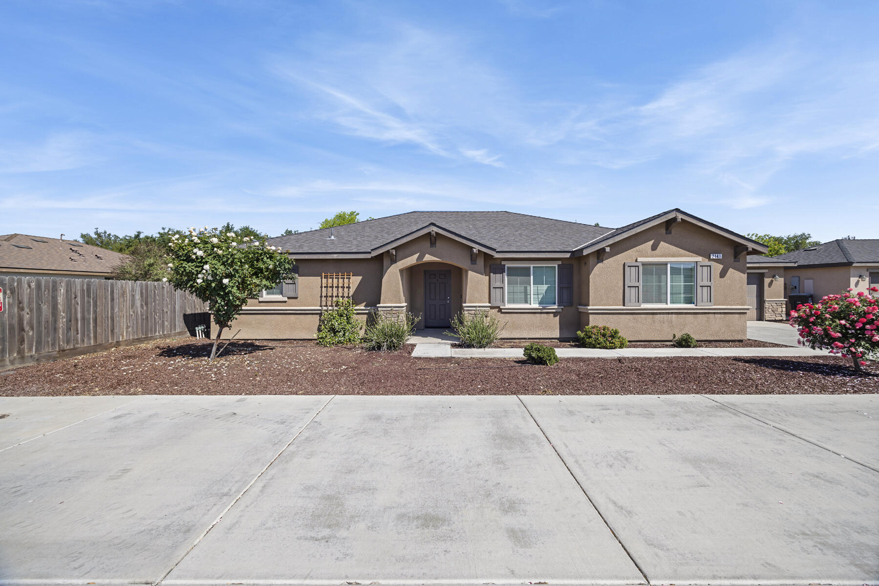 2141 N Highland St, Visalia, CA 93291