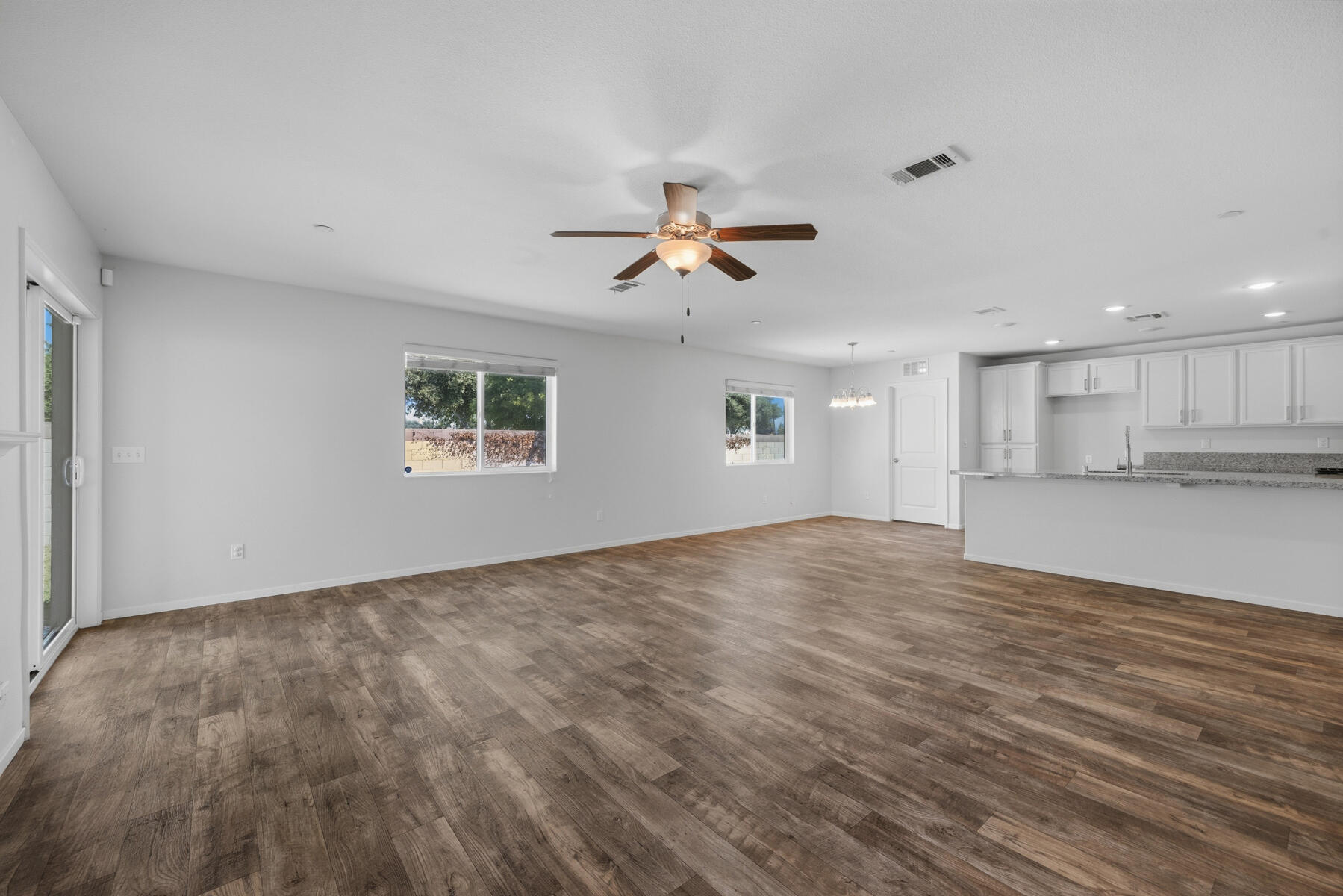 2141 N Highland St, Visalia, CA 93291