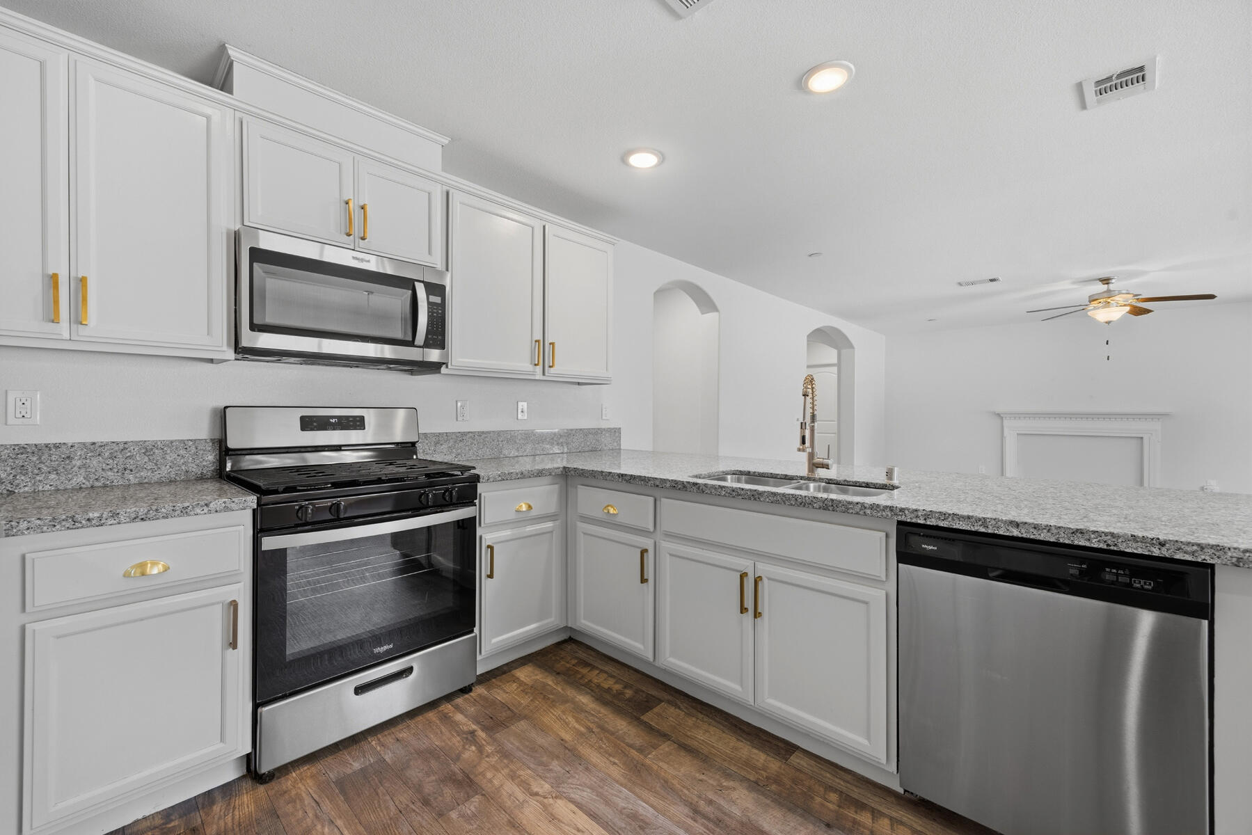 2141 N Highland St, Visalia, CA 93291