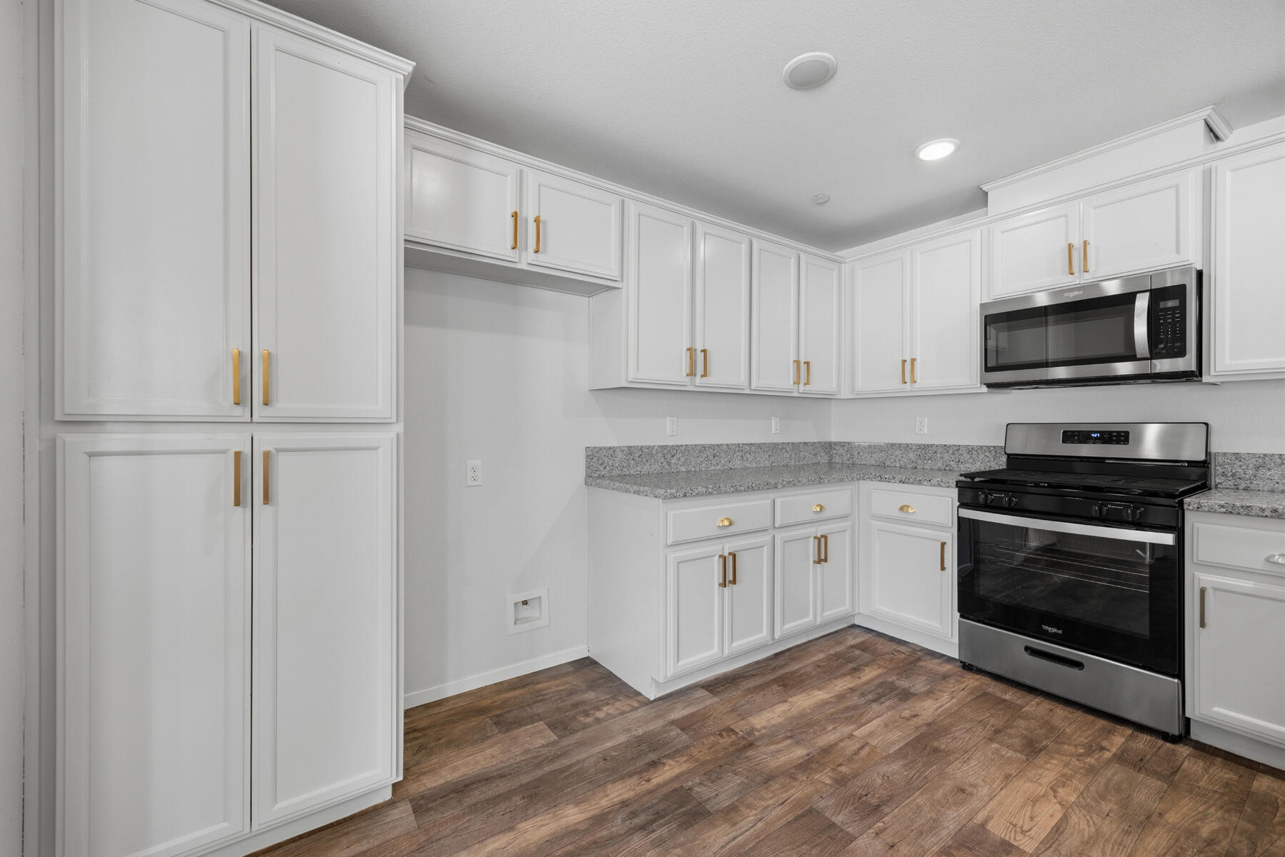 2141 N Highland St, Visalia, CA 93291