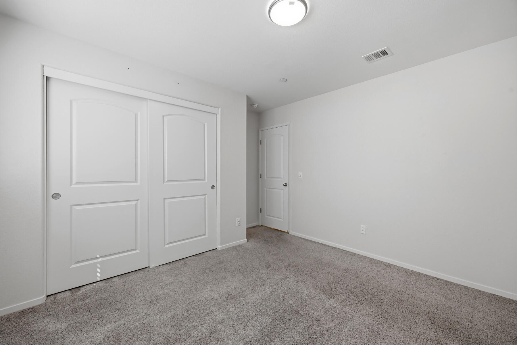 2141 N Highland St, Visalia, CA 93291