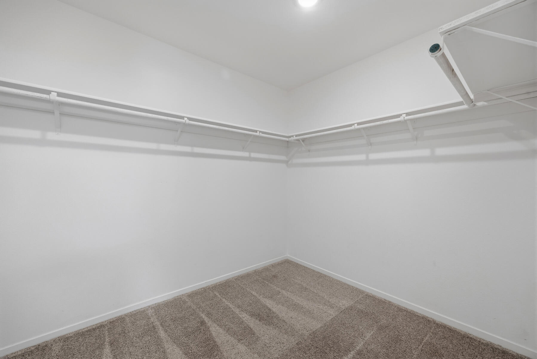 2141 N Highland St, Visalia, CA 93291