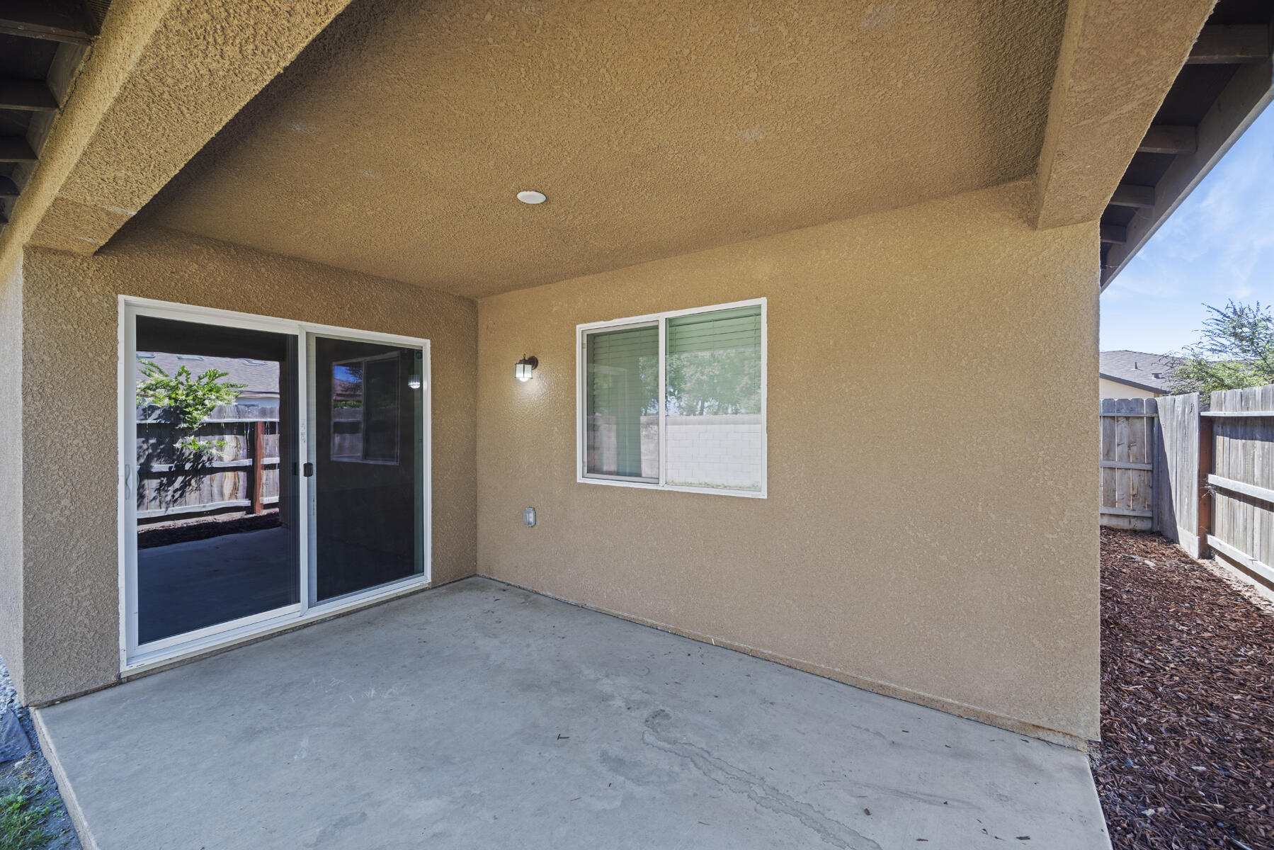 2141 N Highland St, Visalia, CA 93291