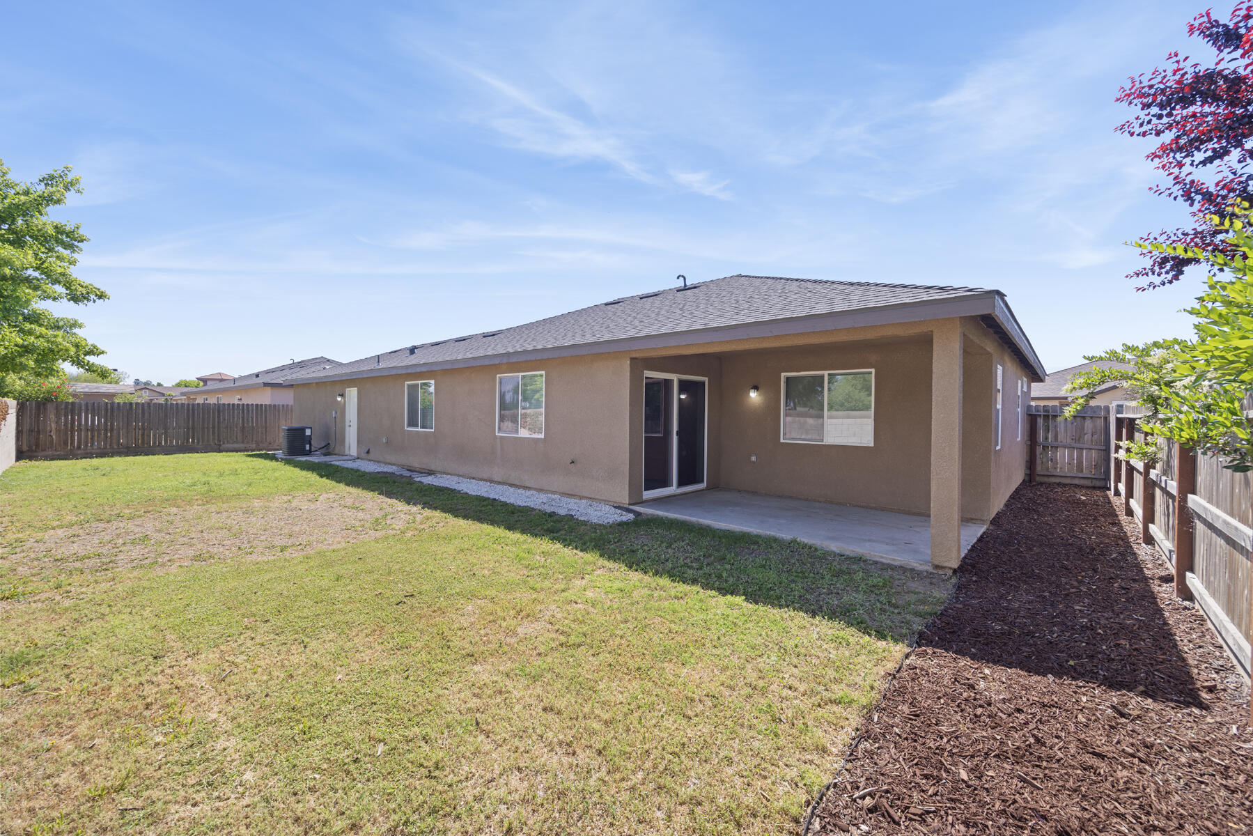 2141 N Highland St, Visalia, CA 93291