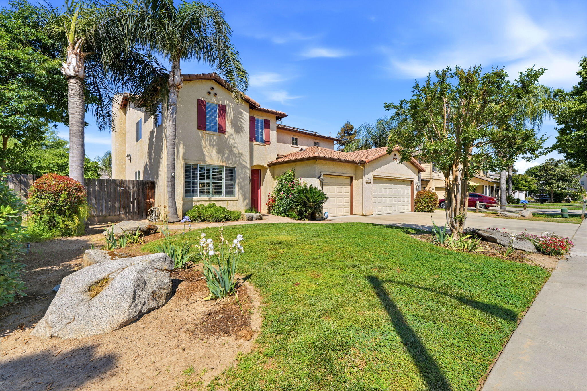 3939 S Crenshaw St, Visalia, CA 93277