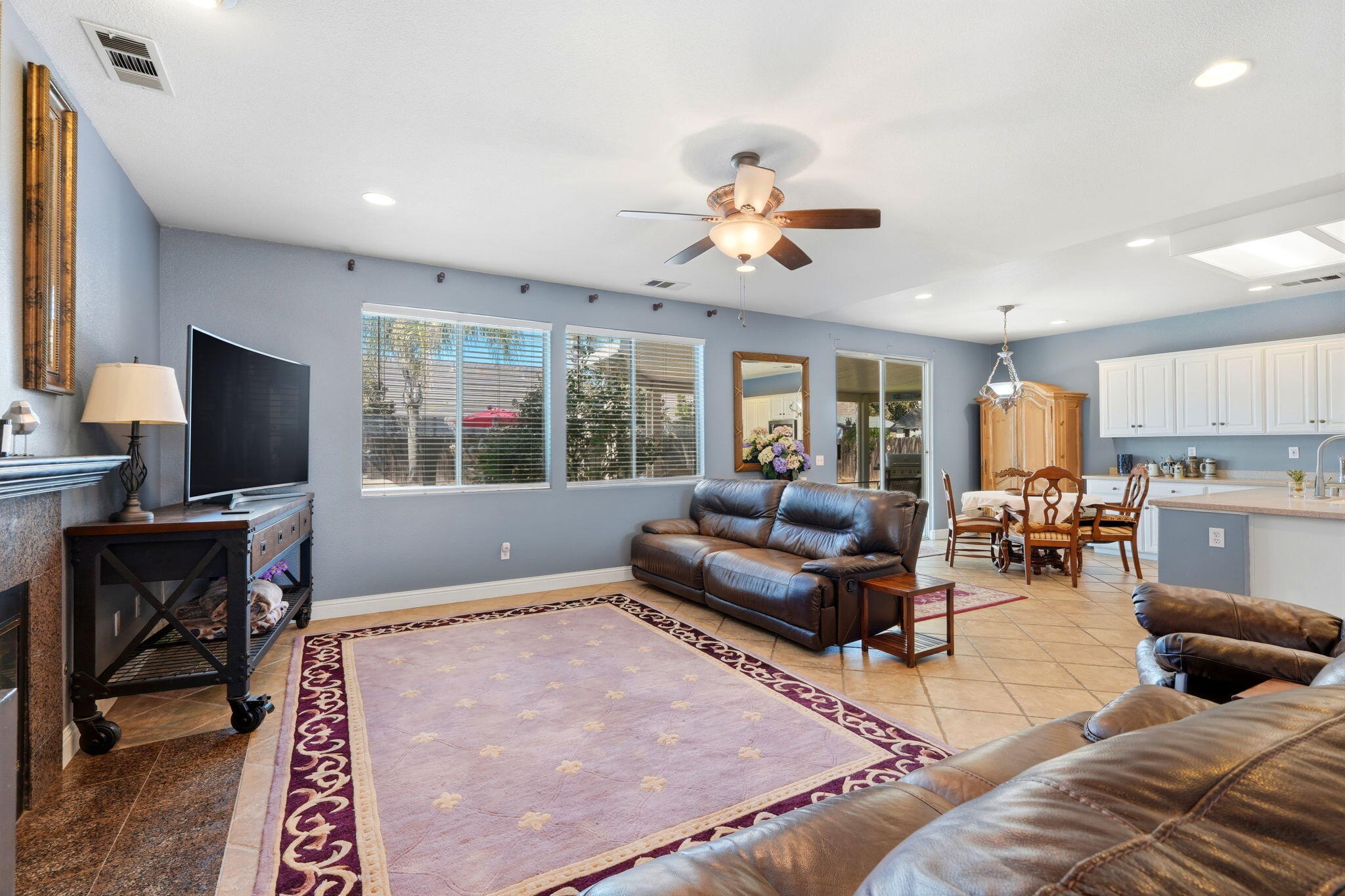 3939 S Crenshaw St, Visalia, CA 93277