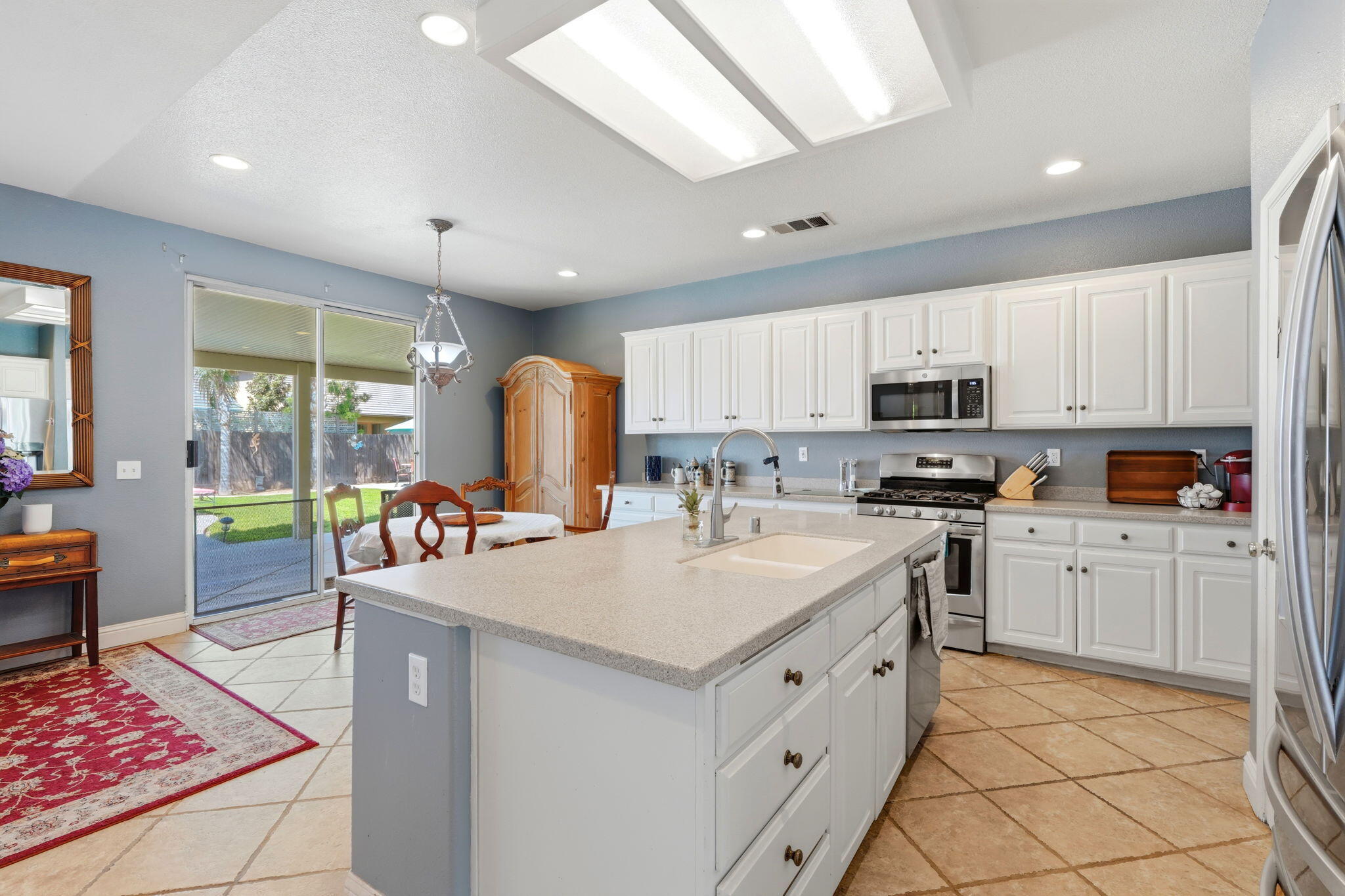 3939 S Crenshaw St, Visalia, CA 93277