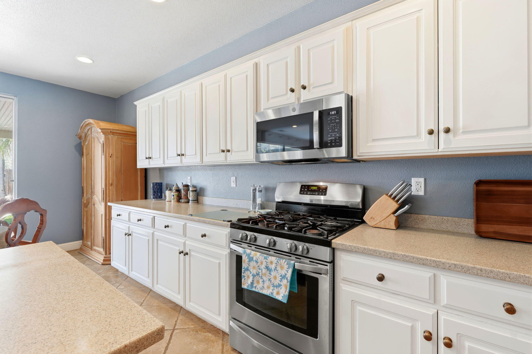 3939 S Crenshaw St, Visalia, CA 93277