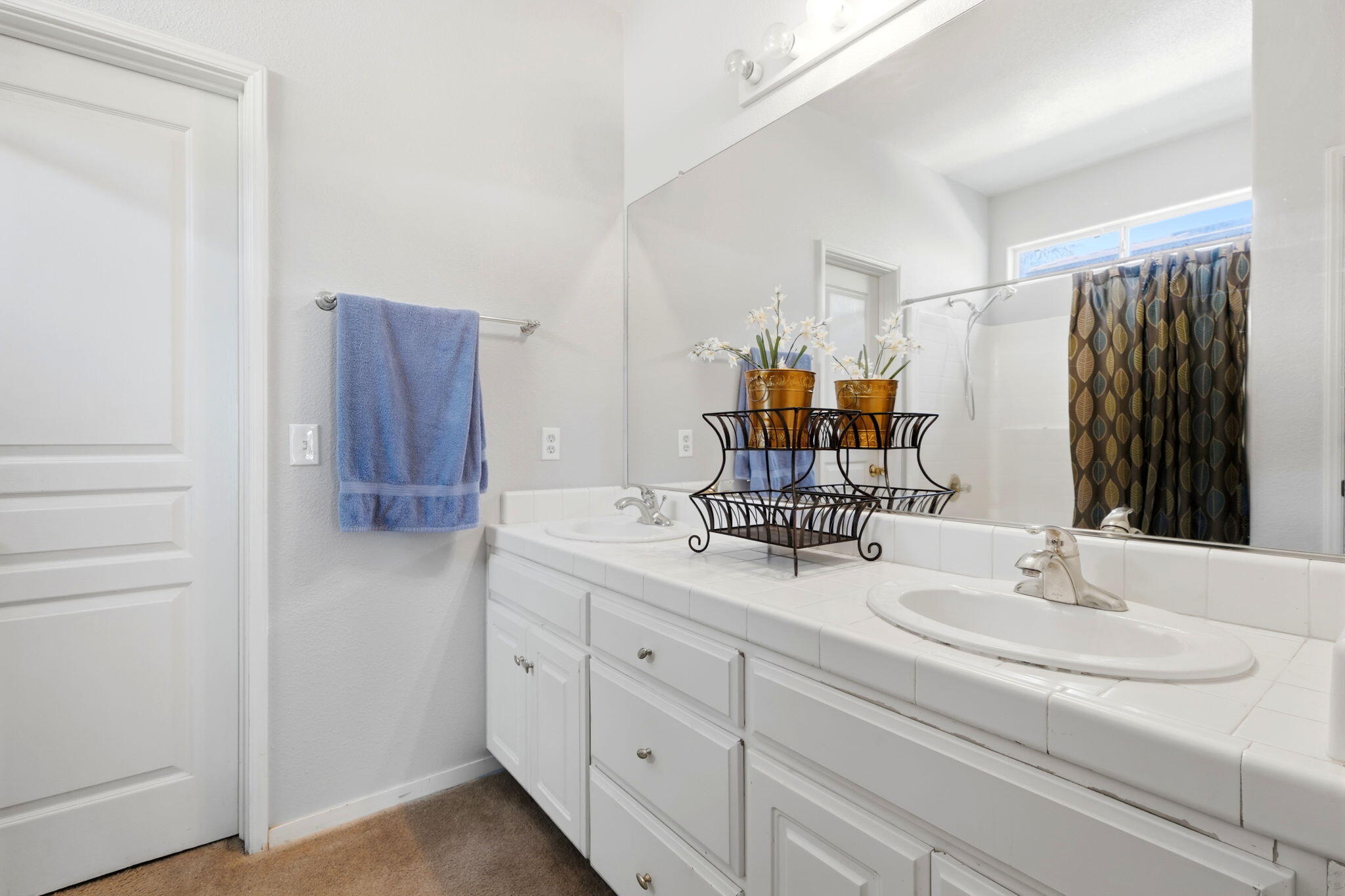 3939 S Crenshaw St, Visalia, CA 93277