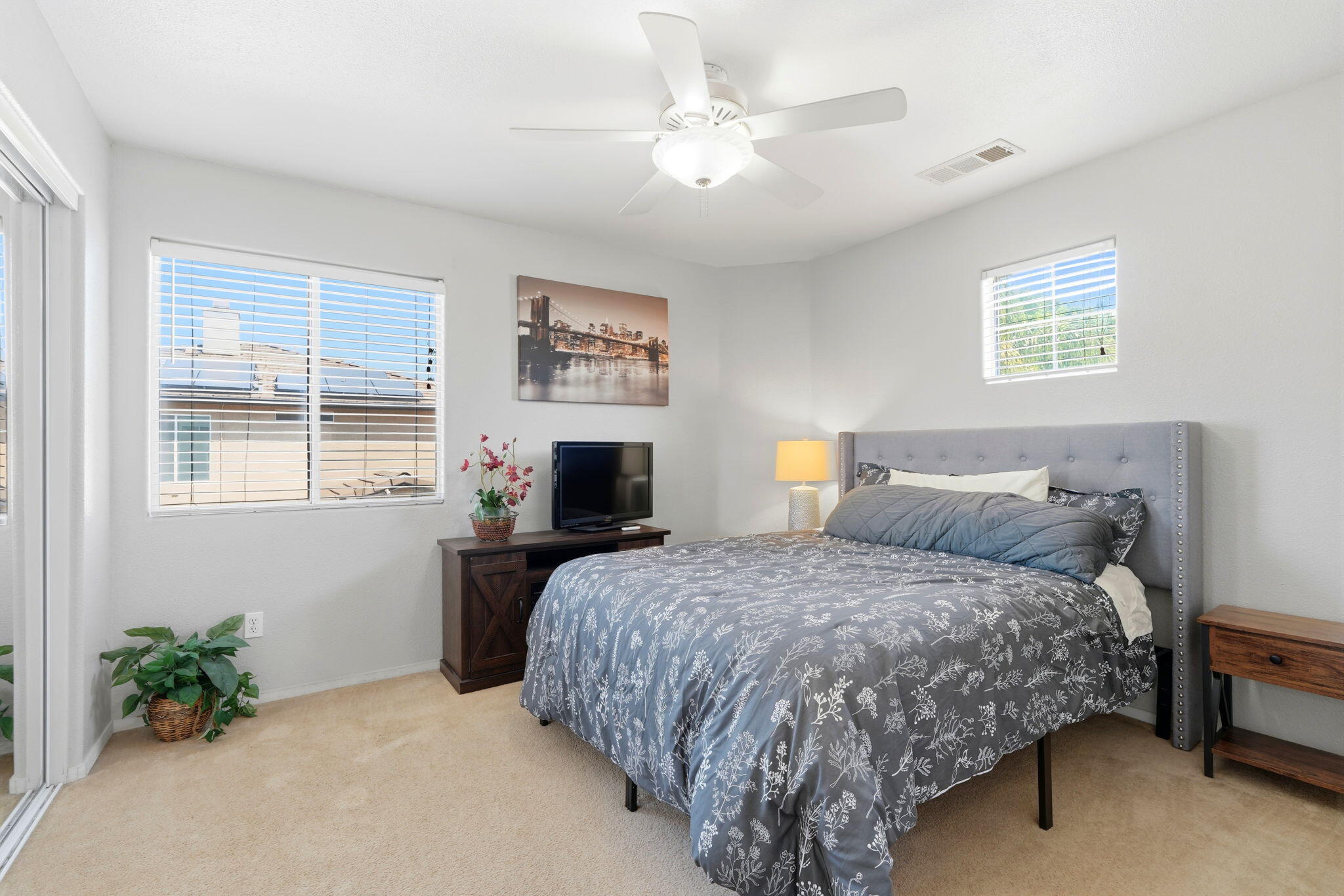 3939 S Crenshaw St, Visalia, CA 93277