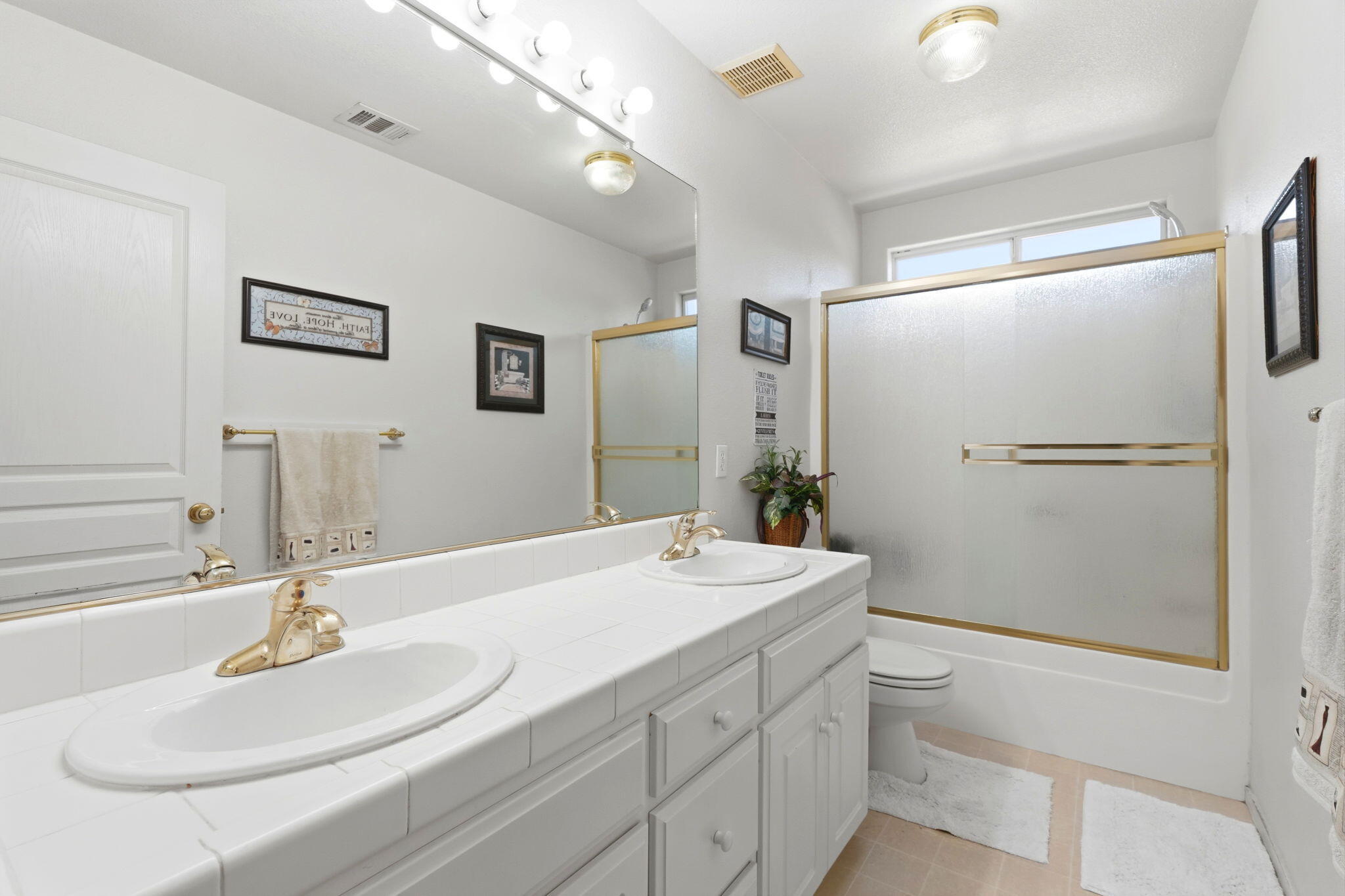 3939 S Crenshaw St, Visalia, CA 93277