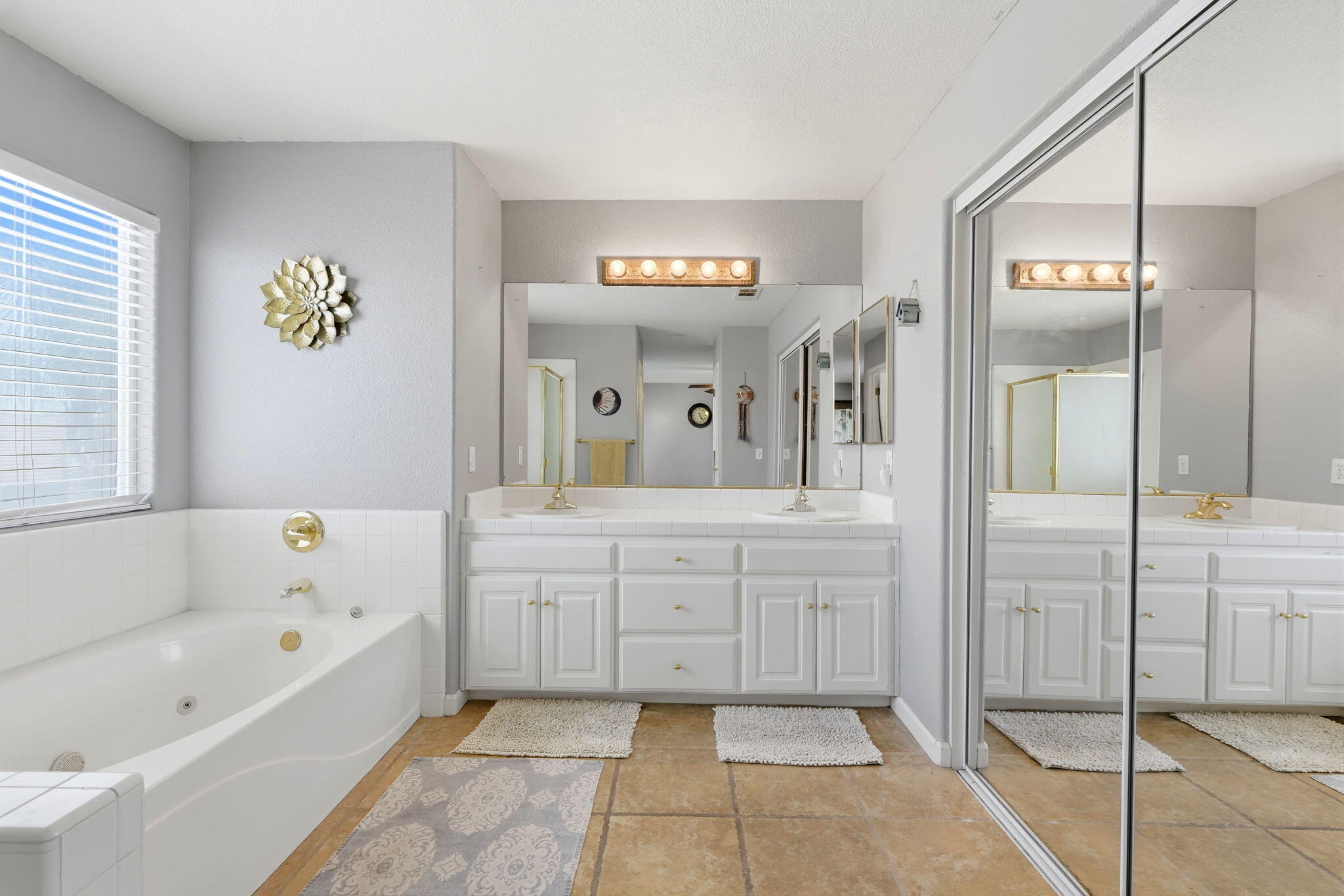 3939 S Crenshaw St, Visalia, CA 93277