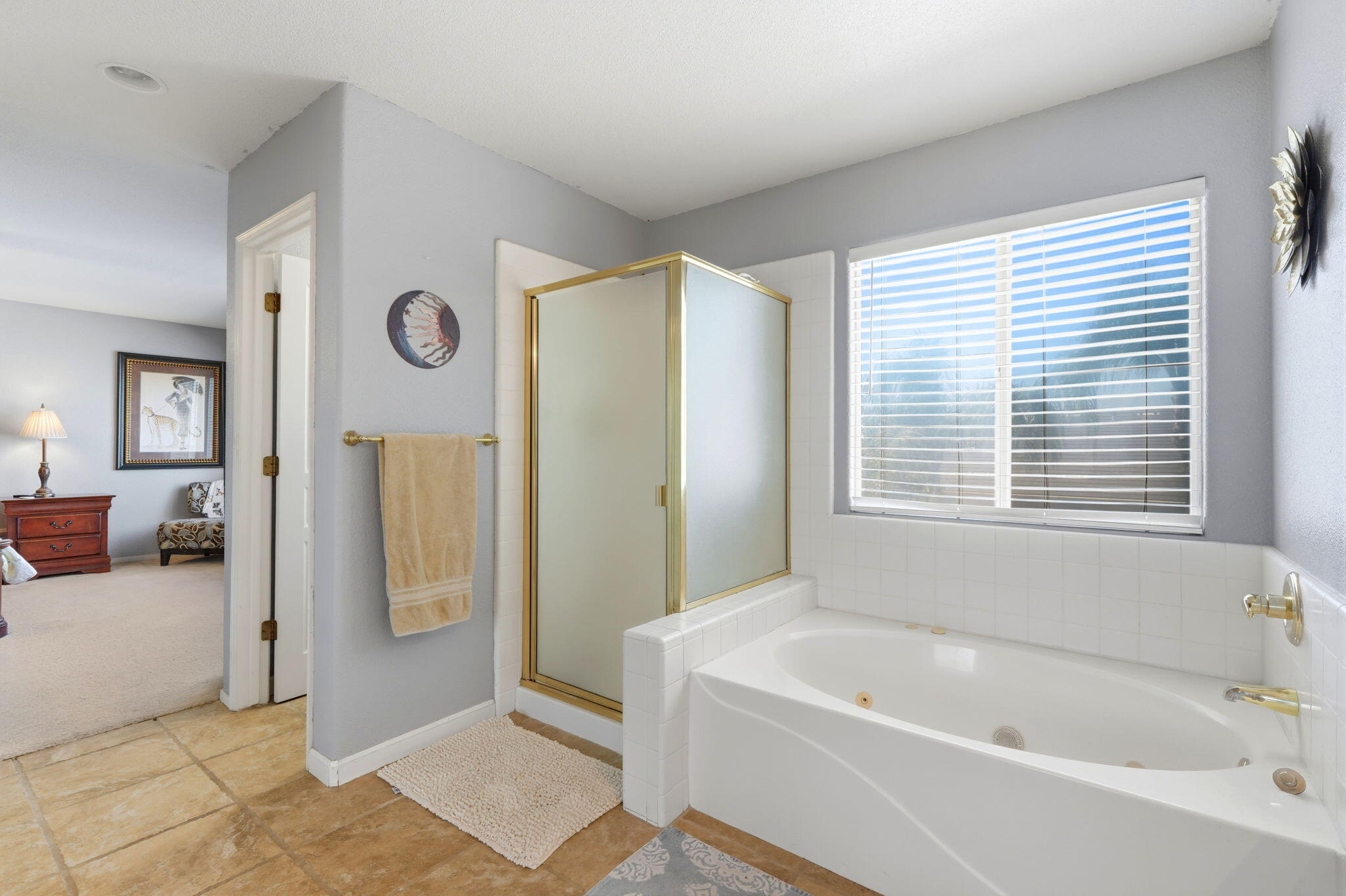 3939 S Crenshaw St, Visalia, CA 93277